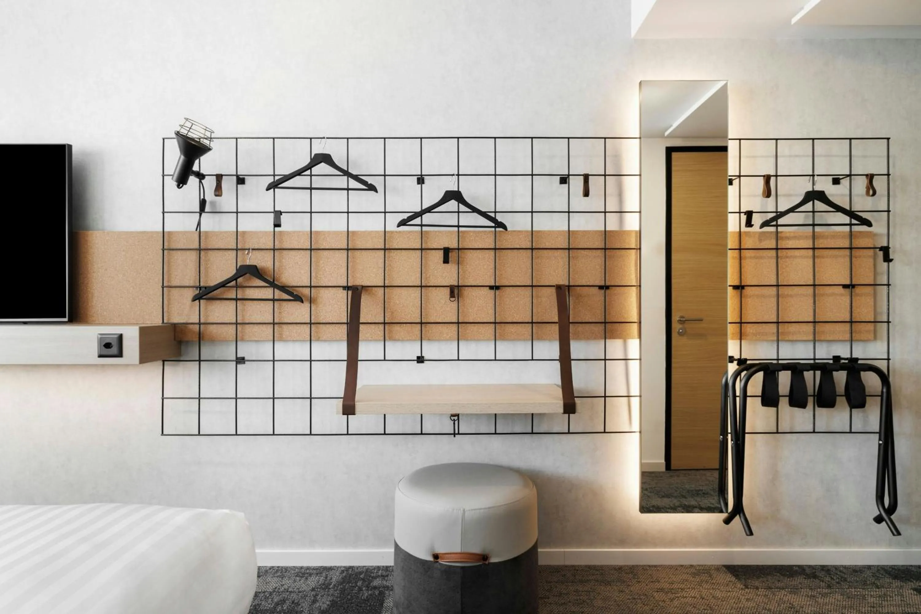 Photo of the whole room, Bed in Moxy Zurich