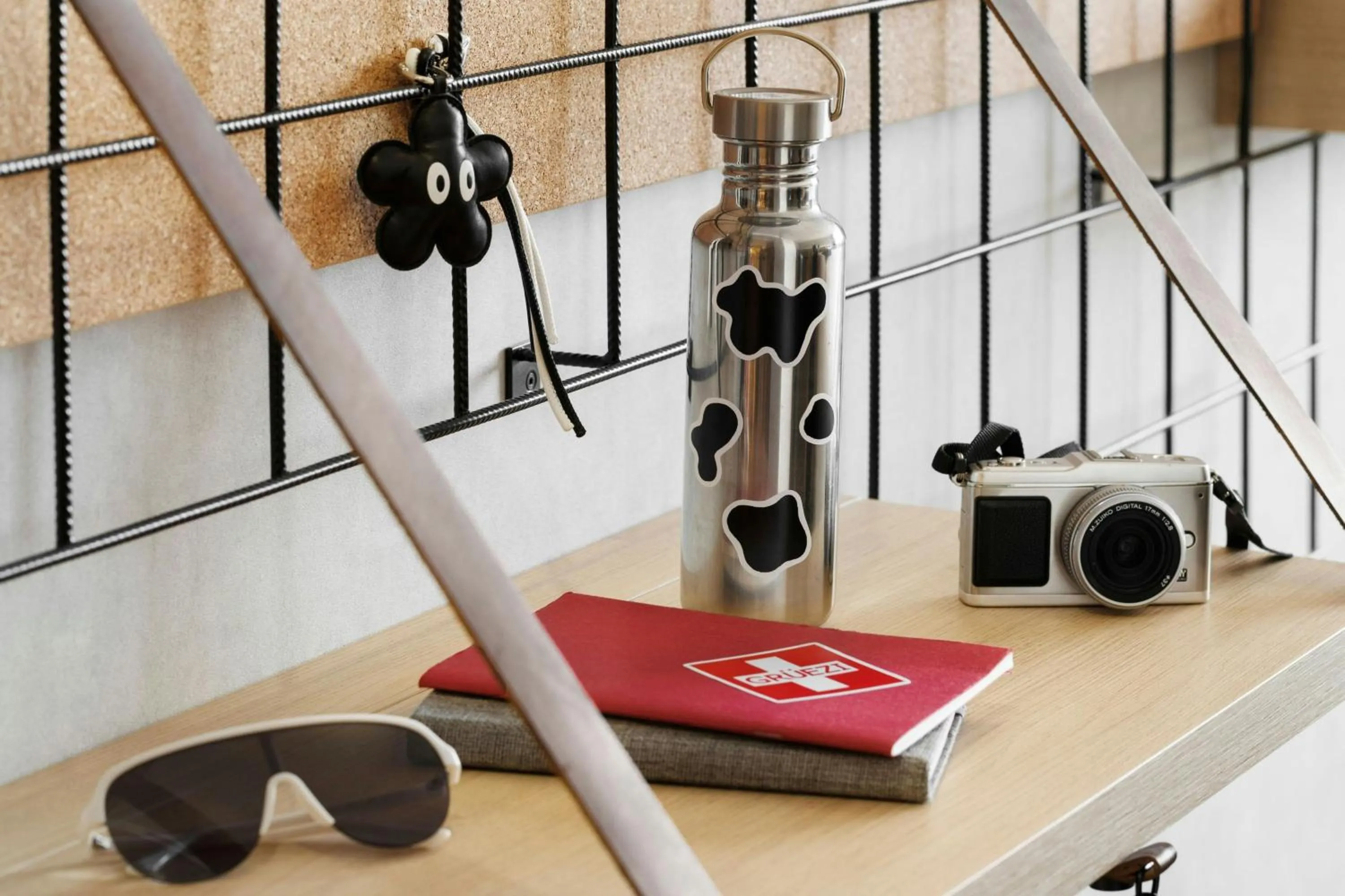 Photo of the whole room in Moxy Zurich