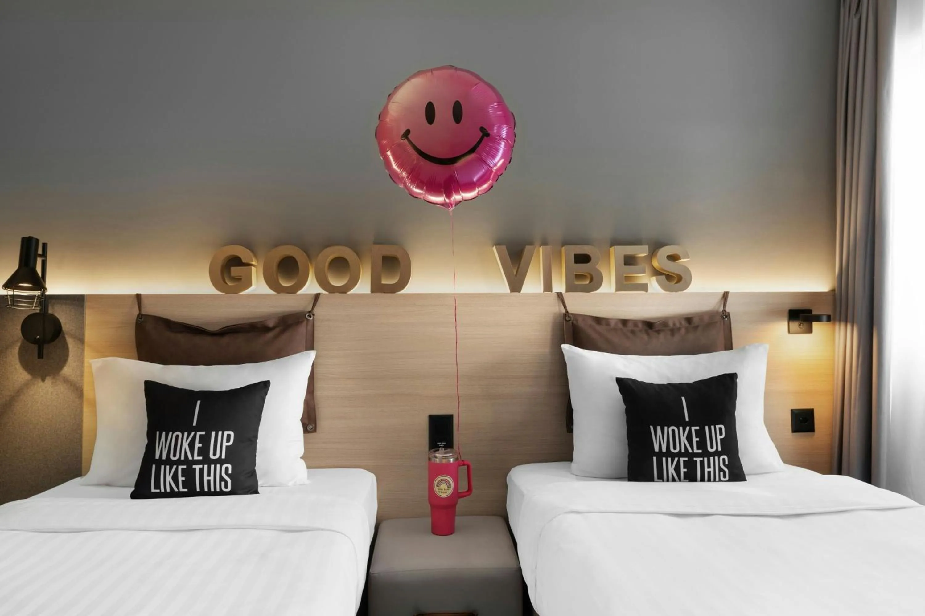 Photo of the whole room, Bed in Moxy Zurich