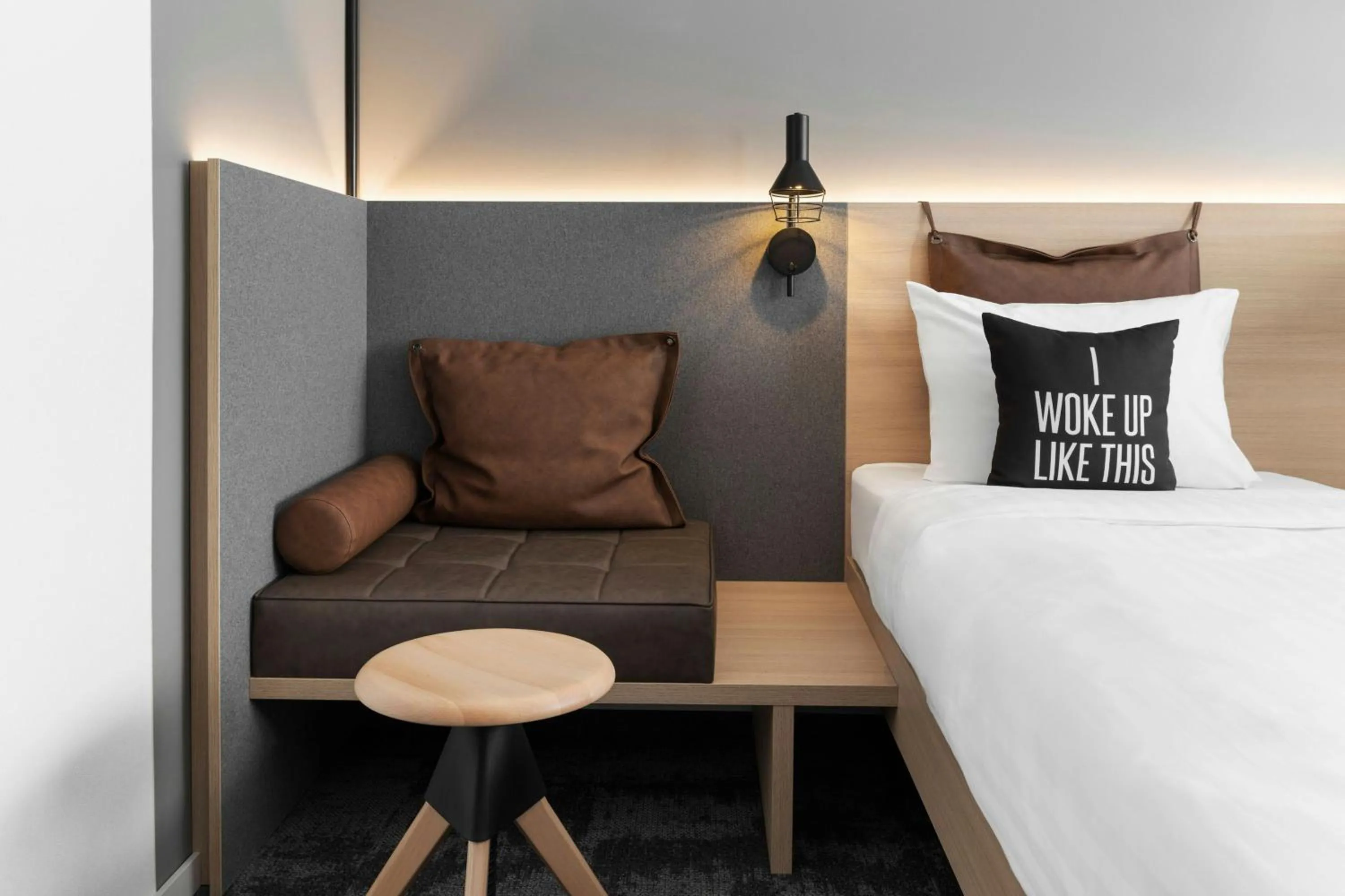 Photo of the whole room, Bed in Moxy Zurich