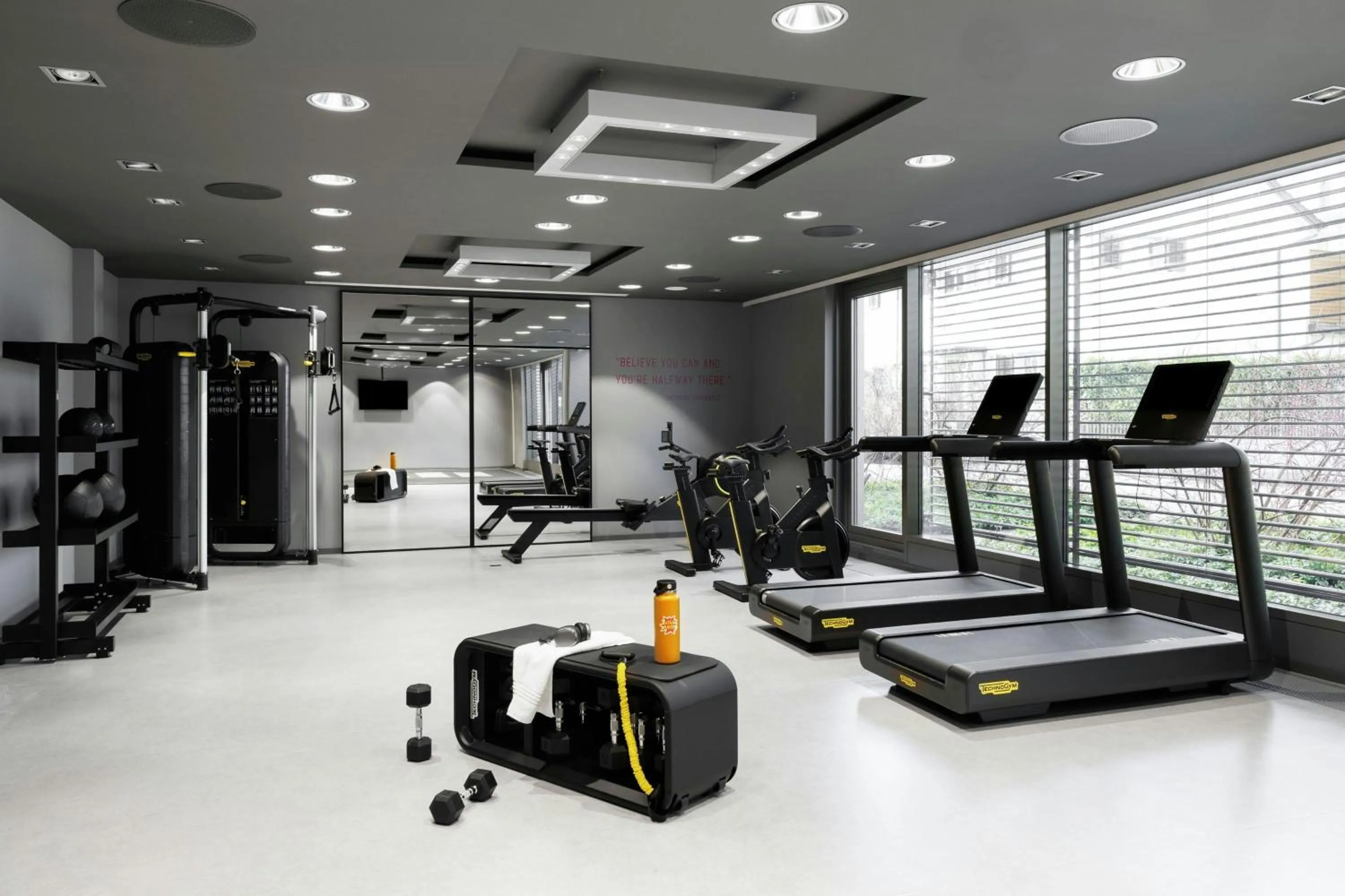 Fitness centre/facilities in Moxy Zurich