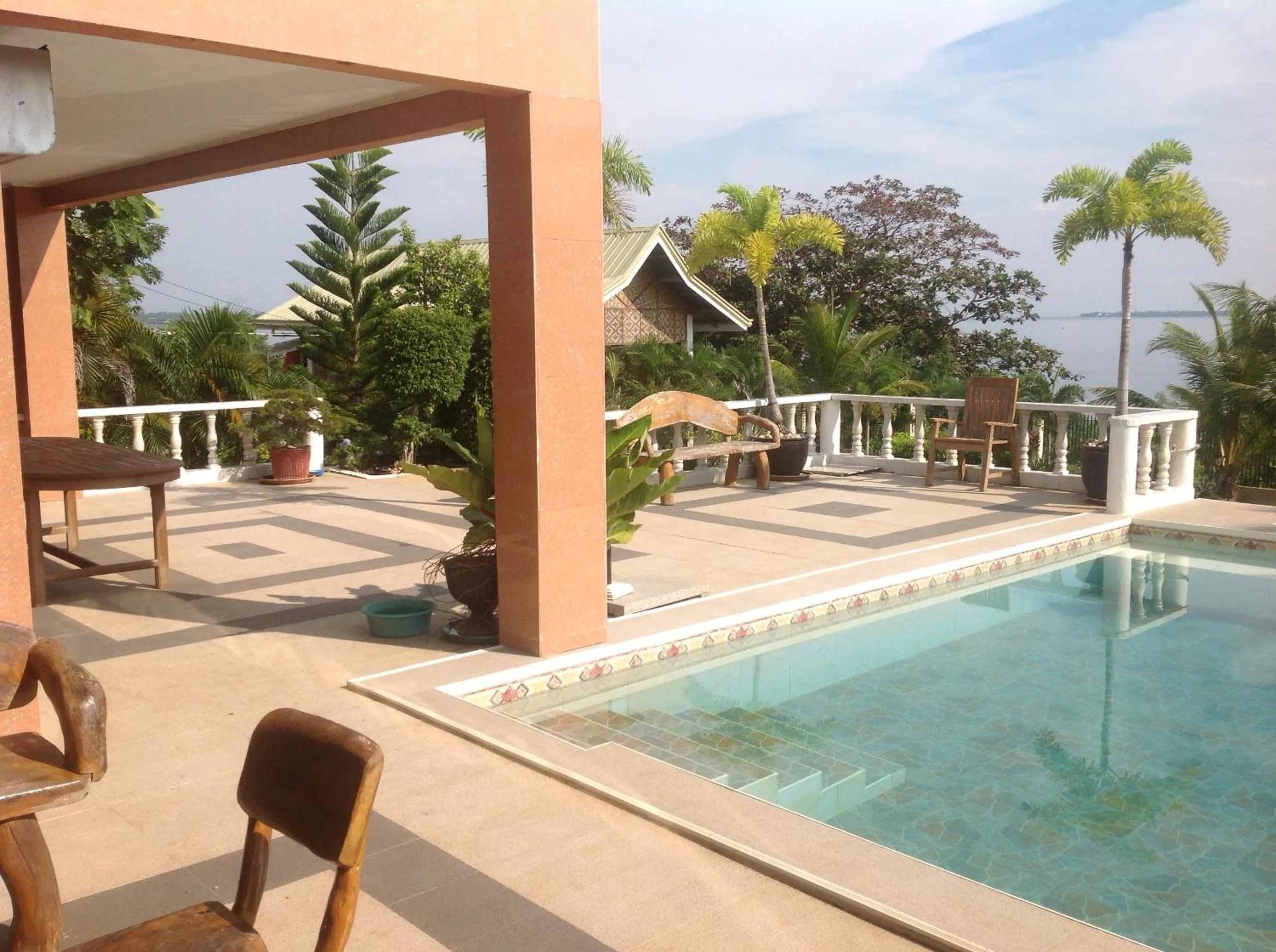 Swimming pool in Guesthouse Sondol