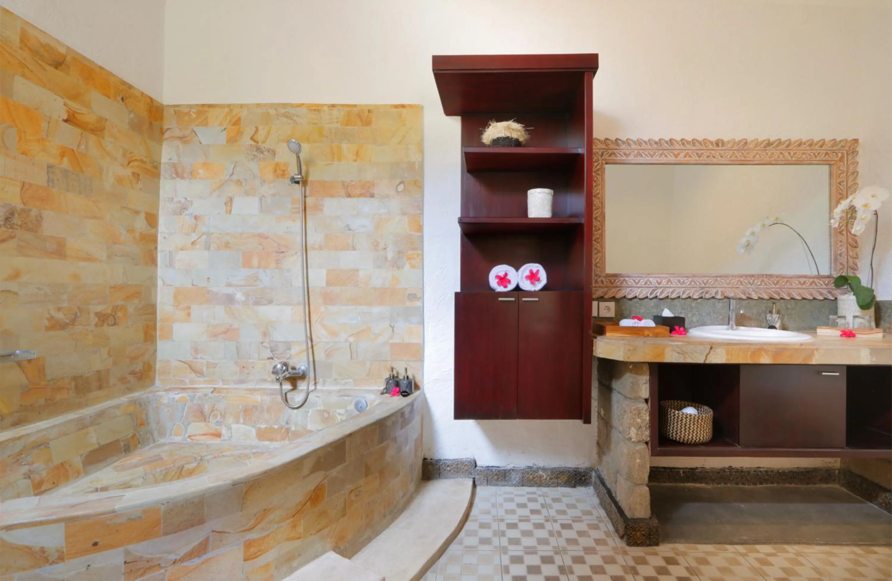 Shower in Singgah Villas Seminyak