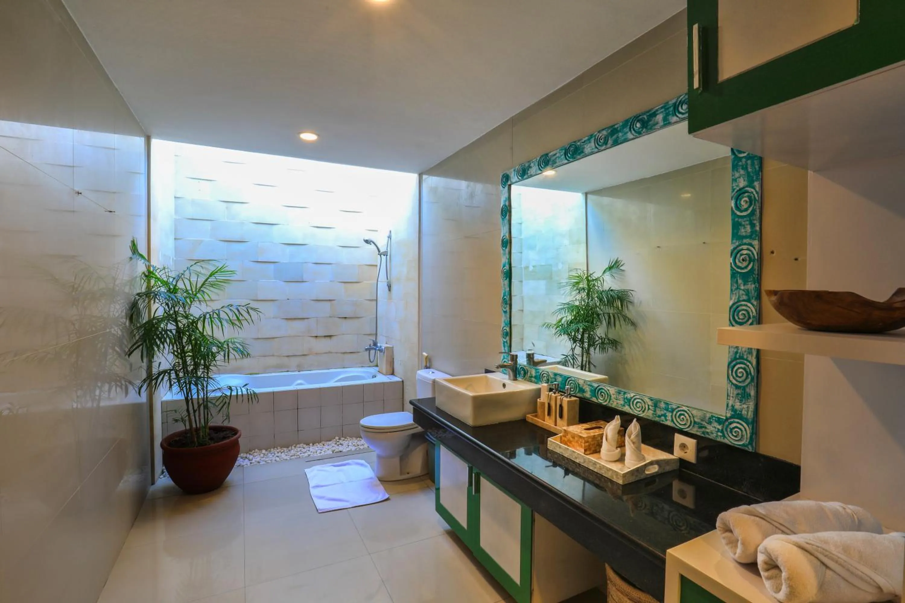 Shower in Singgah Villas Seminyak