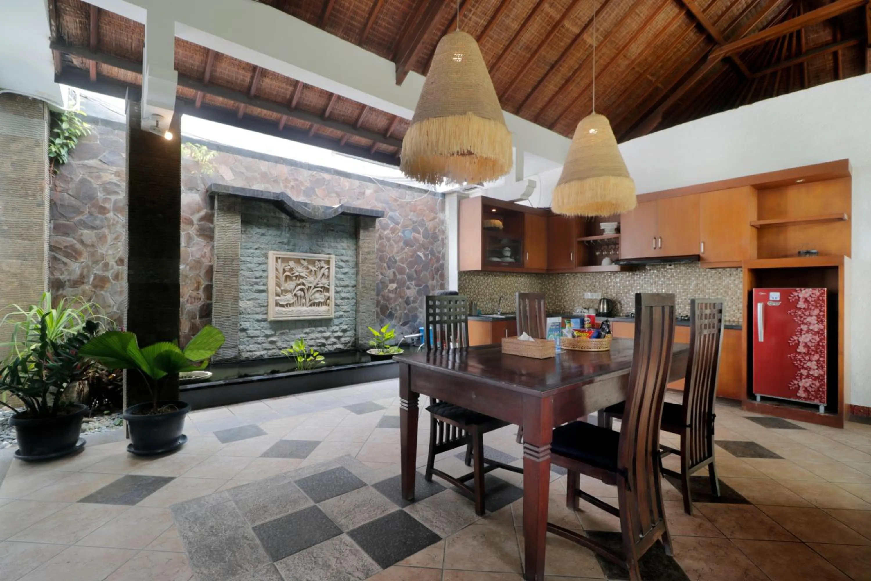 Dining area in Singgah Villas Seminyak