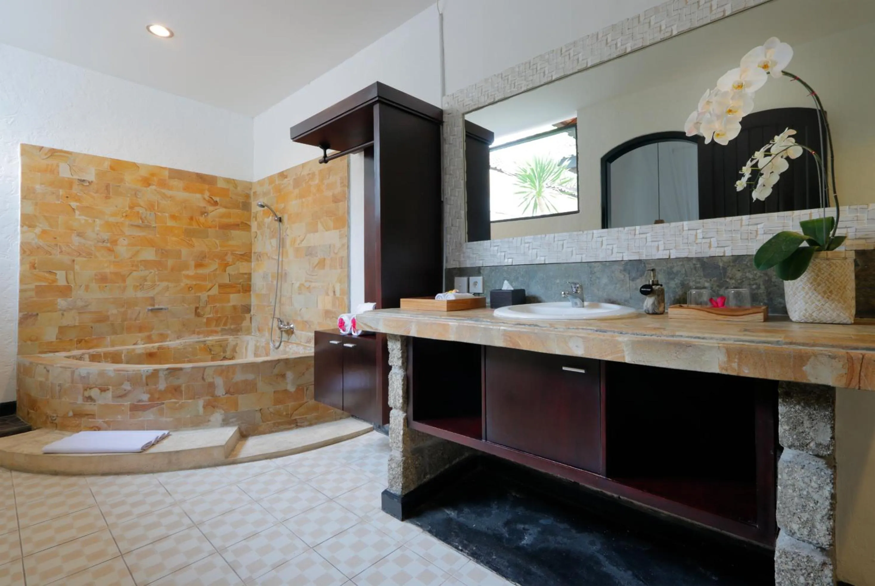 Shower in Singgah Villas Seminyak