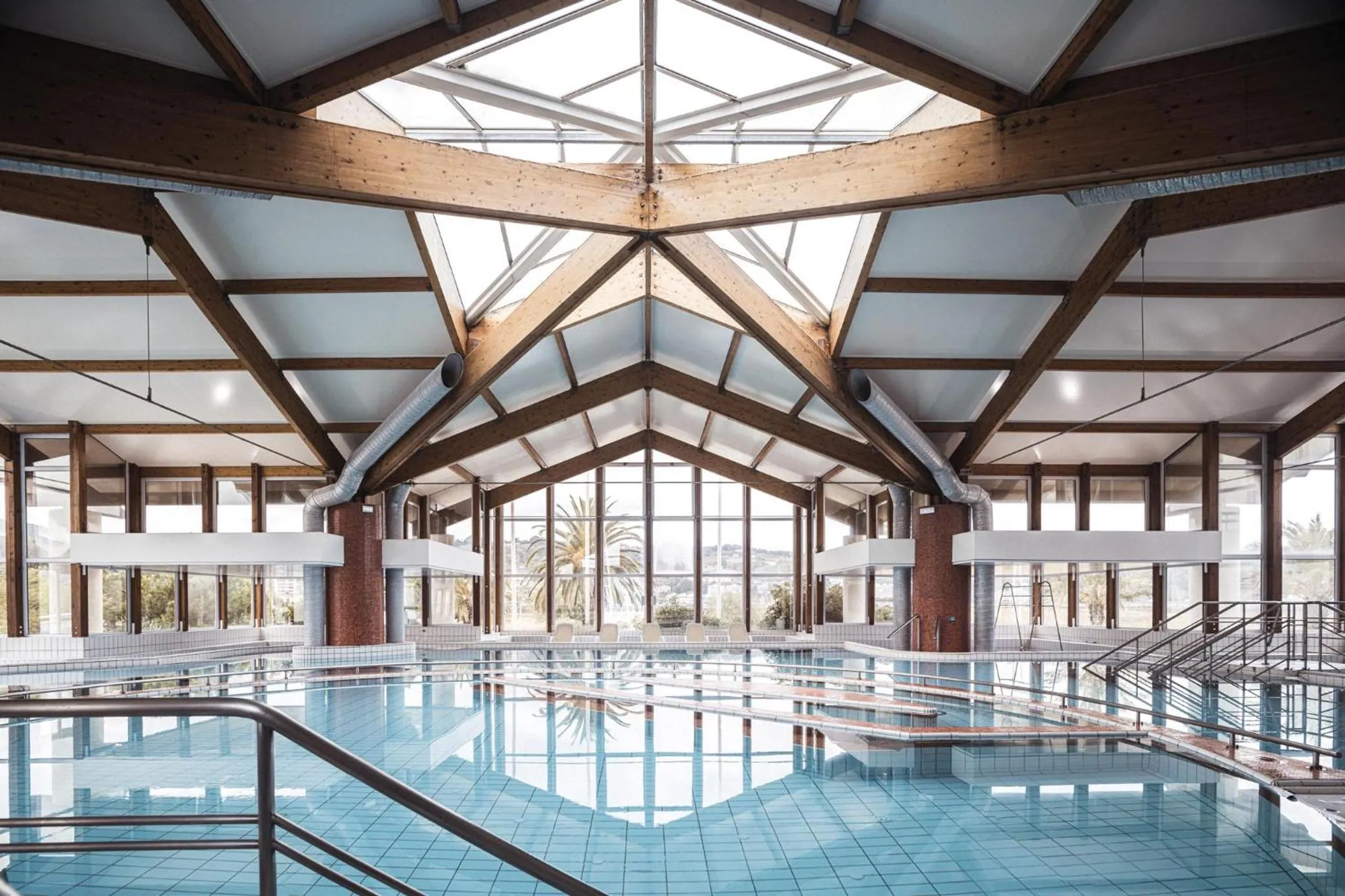 Swimming pool in Hôtel Serge Blanco - Relais Thalasso & Spa