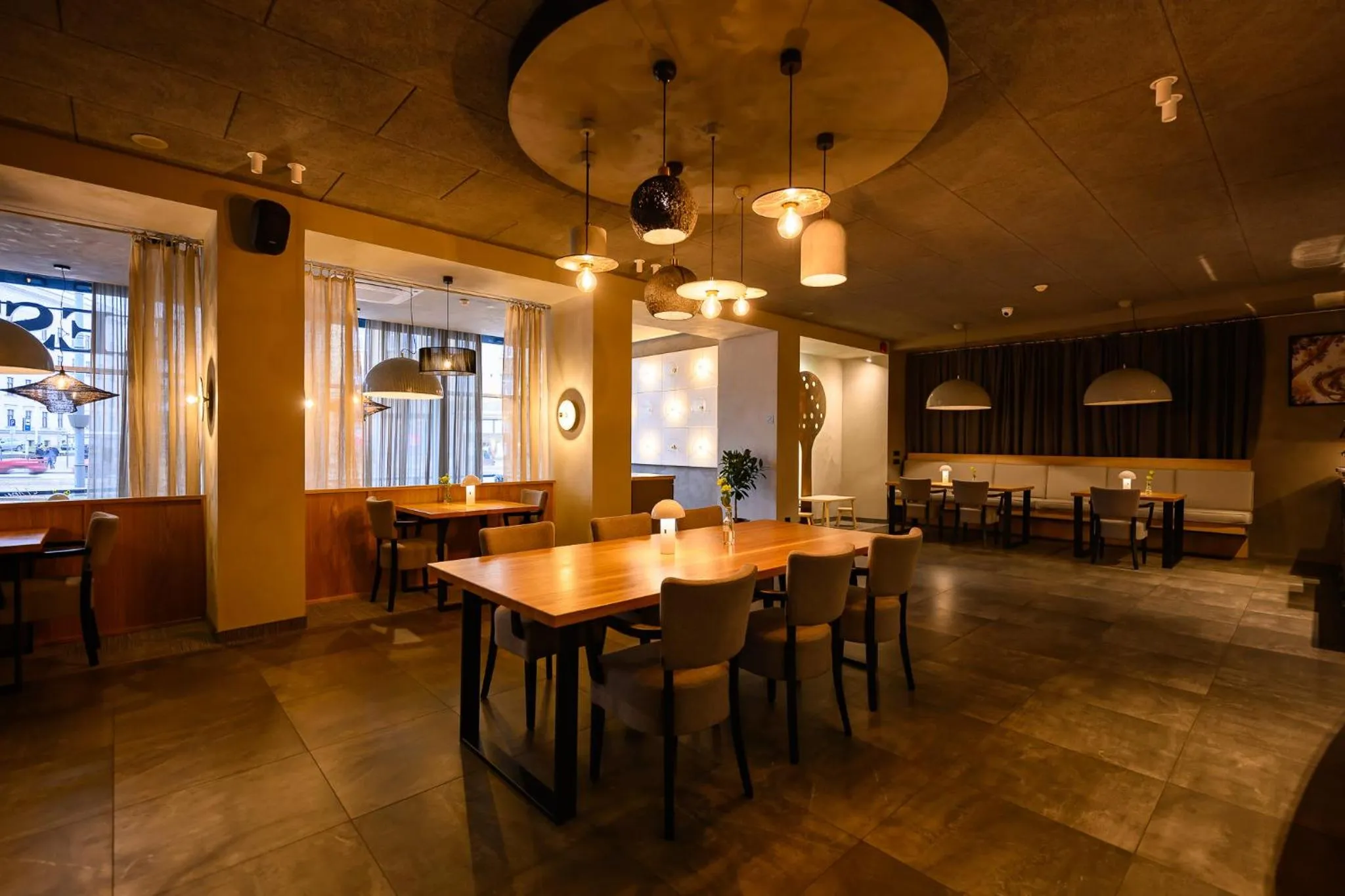 Restaurant/places to eat in Liva Hotel