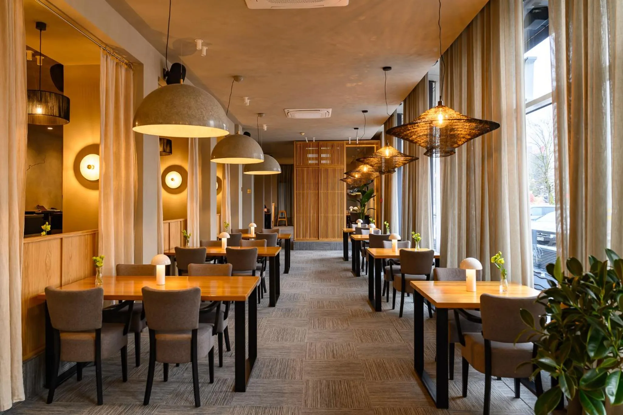 Restaurant/places to eat in Liva Hotel