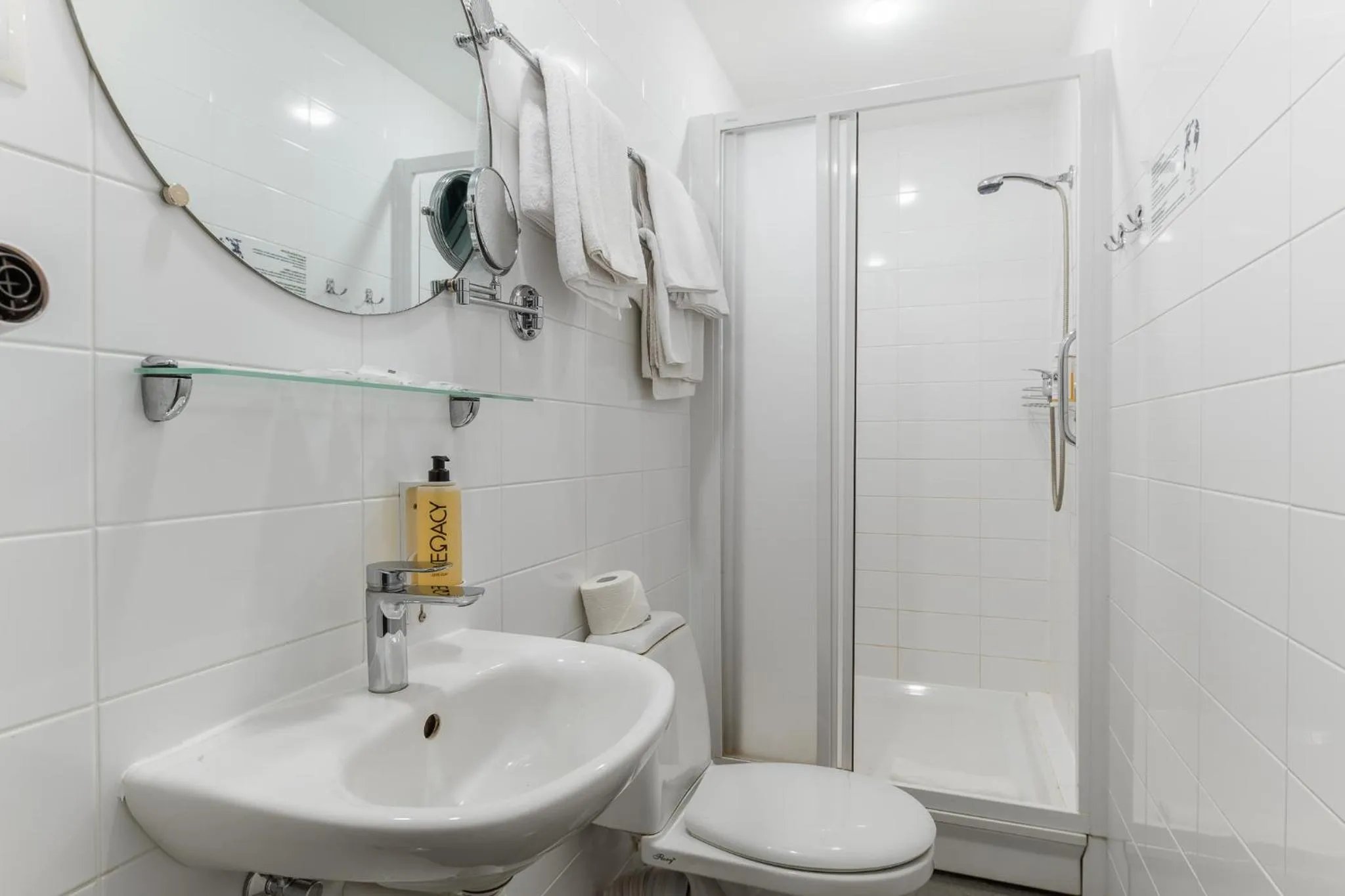 Shower in Liva Hotel