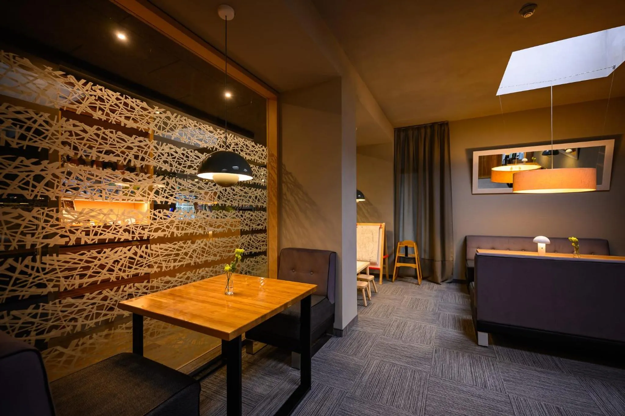 Restaurant/places to eat in Liva Hotel