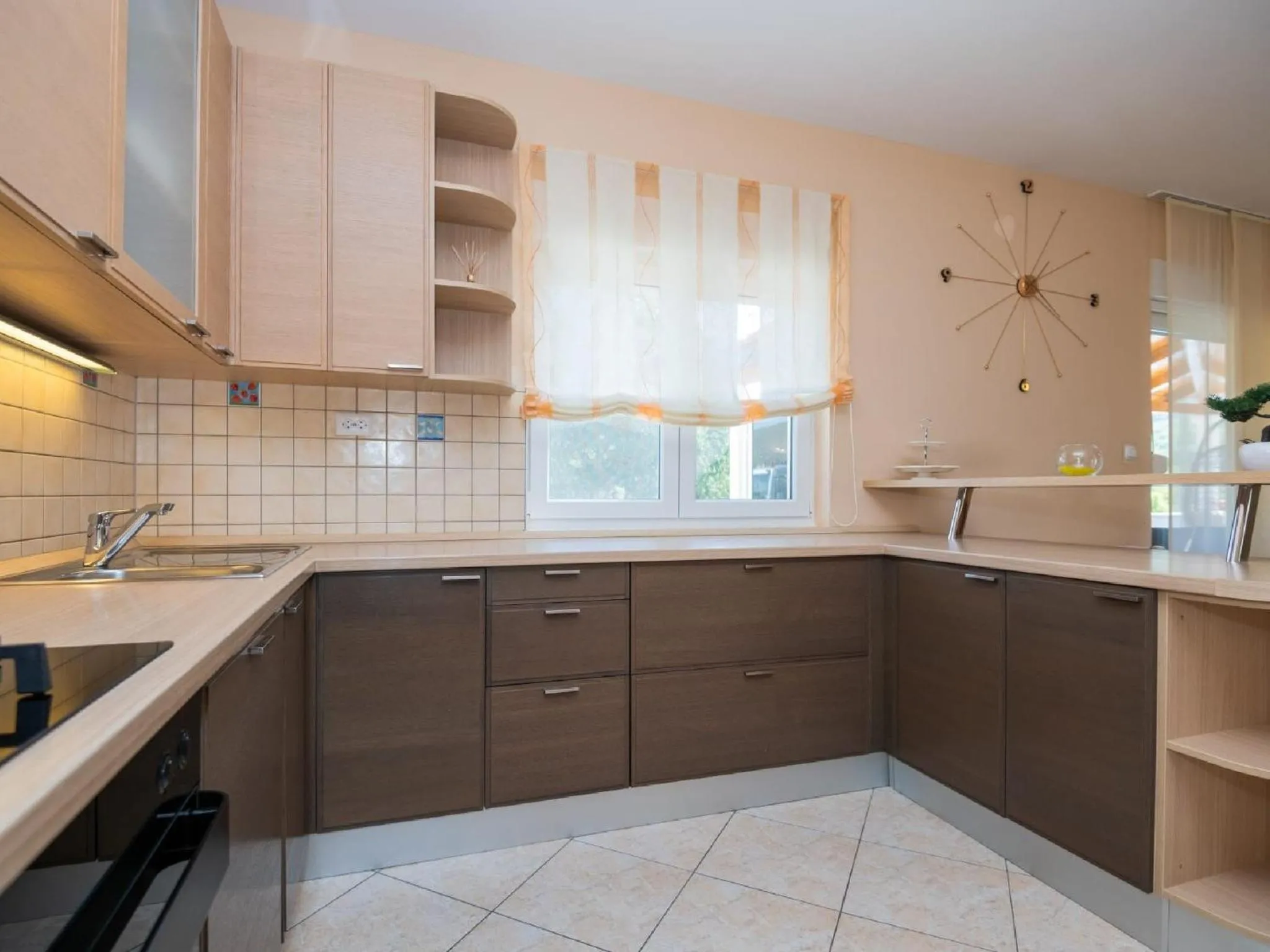 Kitchen or kitchenette in Villa Secret Beauty with Heated Saltwater Pool