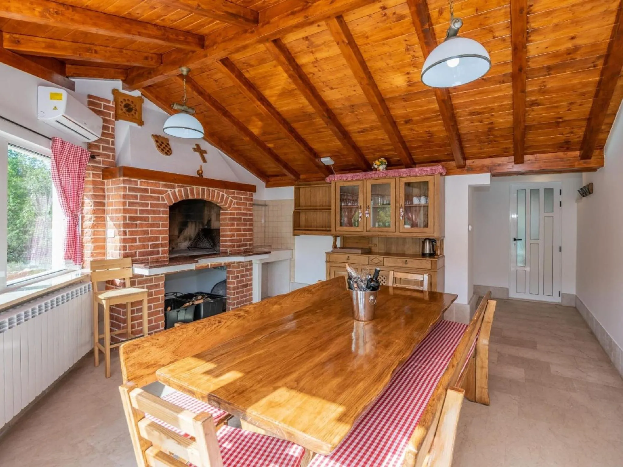 BBQ facilities in Villa Secret Beauty with Heated Saltwater Pool
