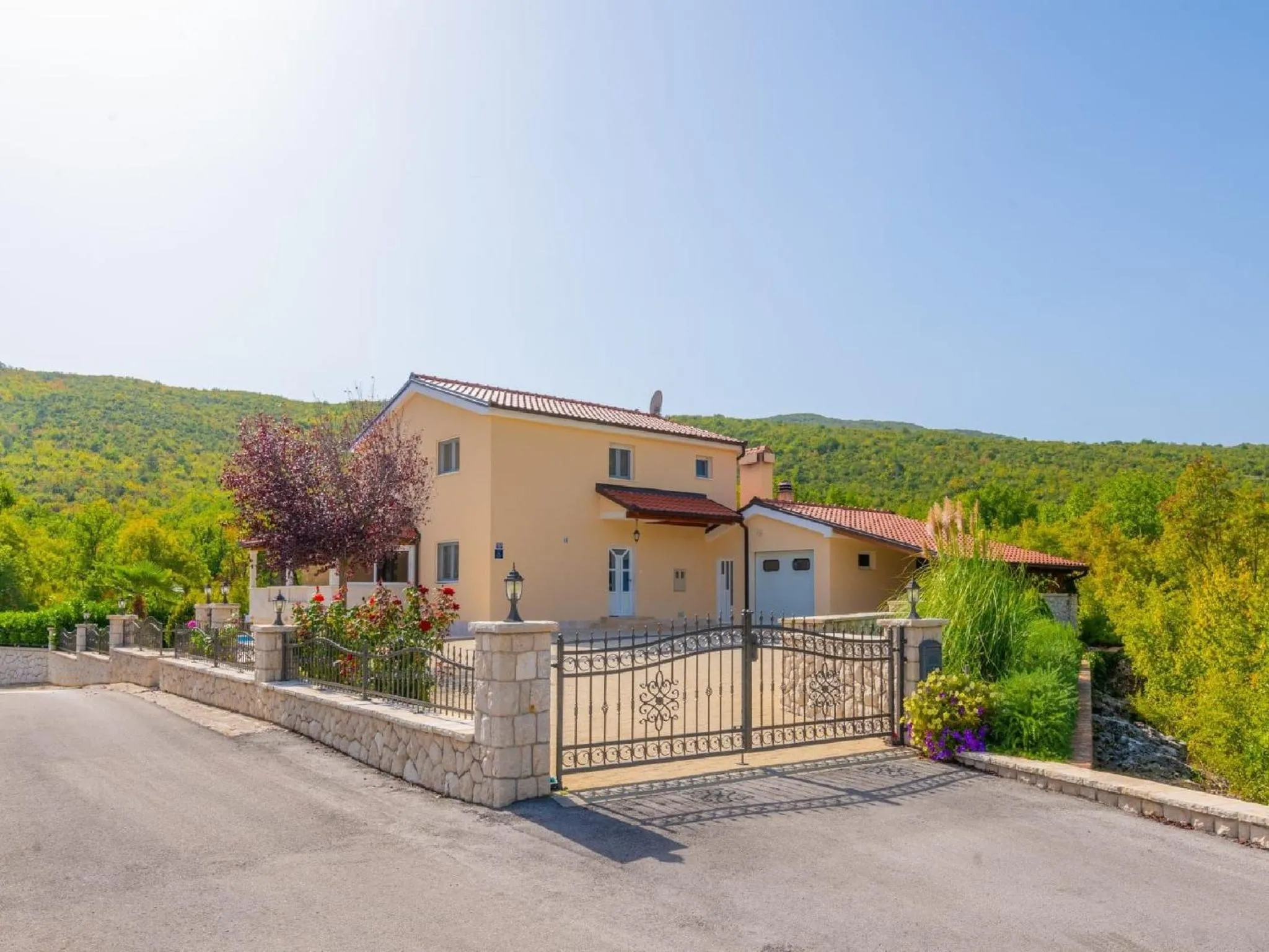 Property building in Villa Secret Beauty with Heated Saltwater Pool