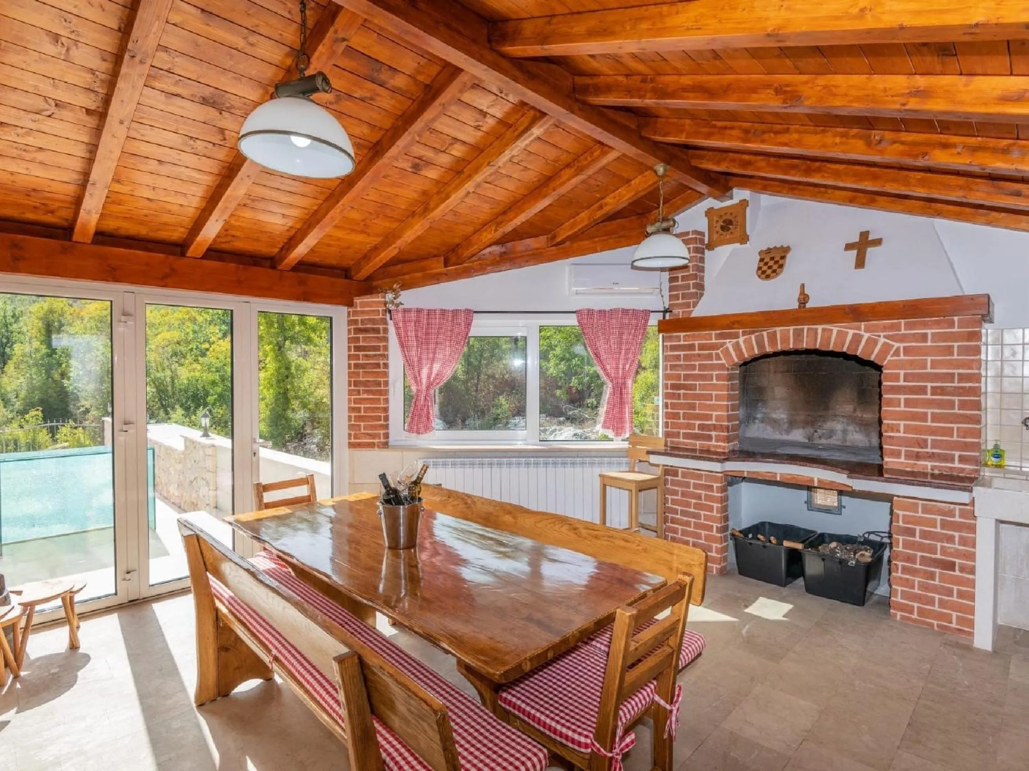 BBQ facilities in Villa Secret Beauty with Heated Saltwater Pool