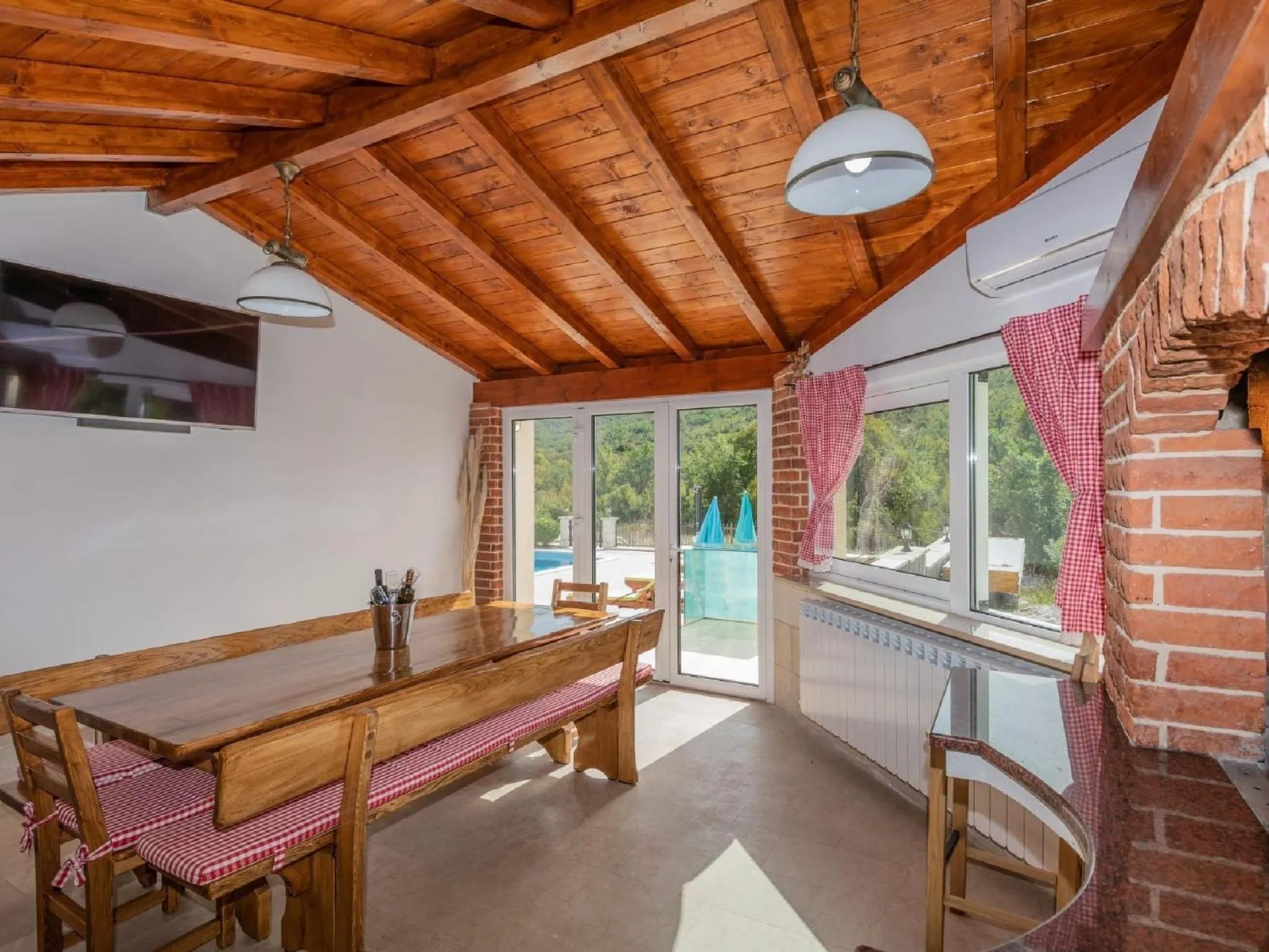BBQ facilities in Villa Secret Beauty with Heated Saltwater Pool