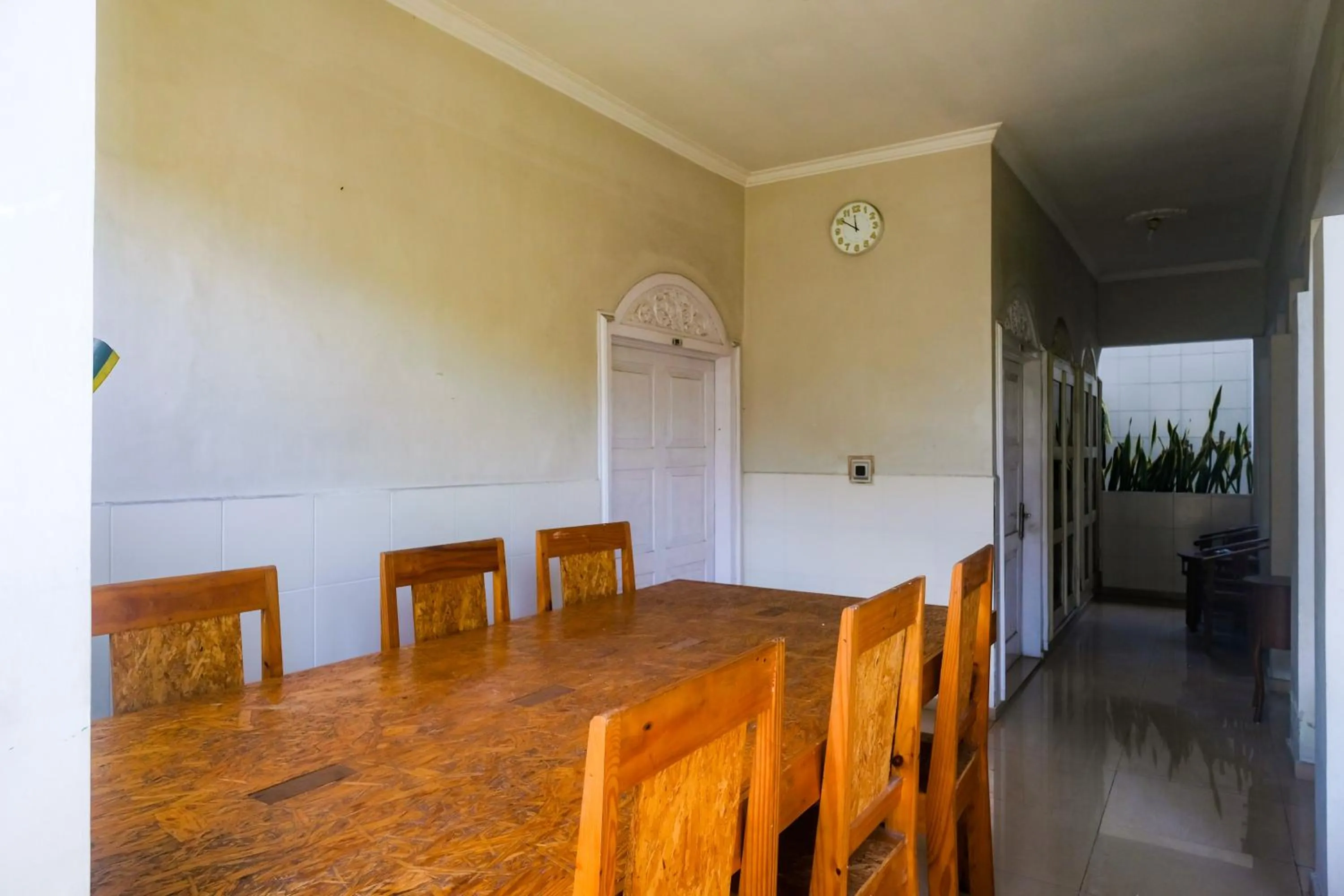 Dining area in RedDoorz Plus near Adisucipto Airport 2