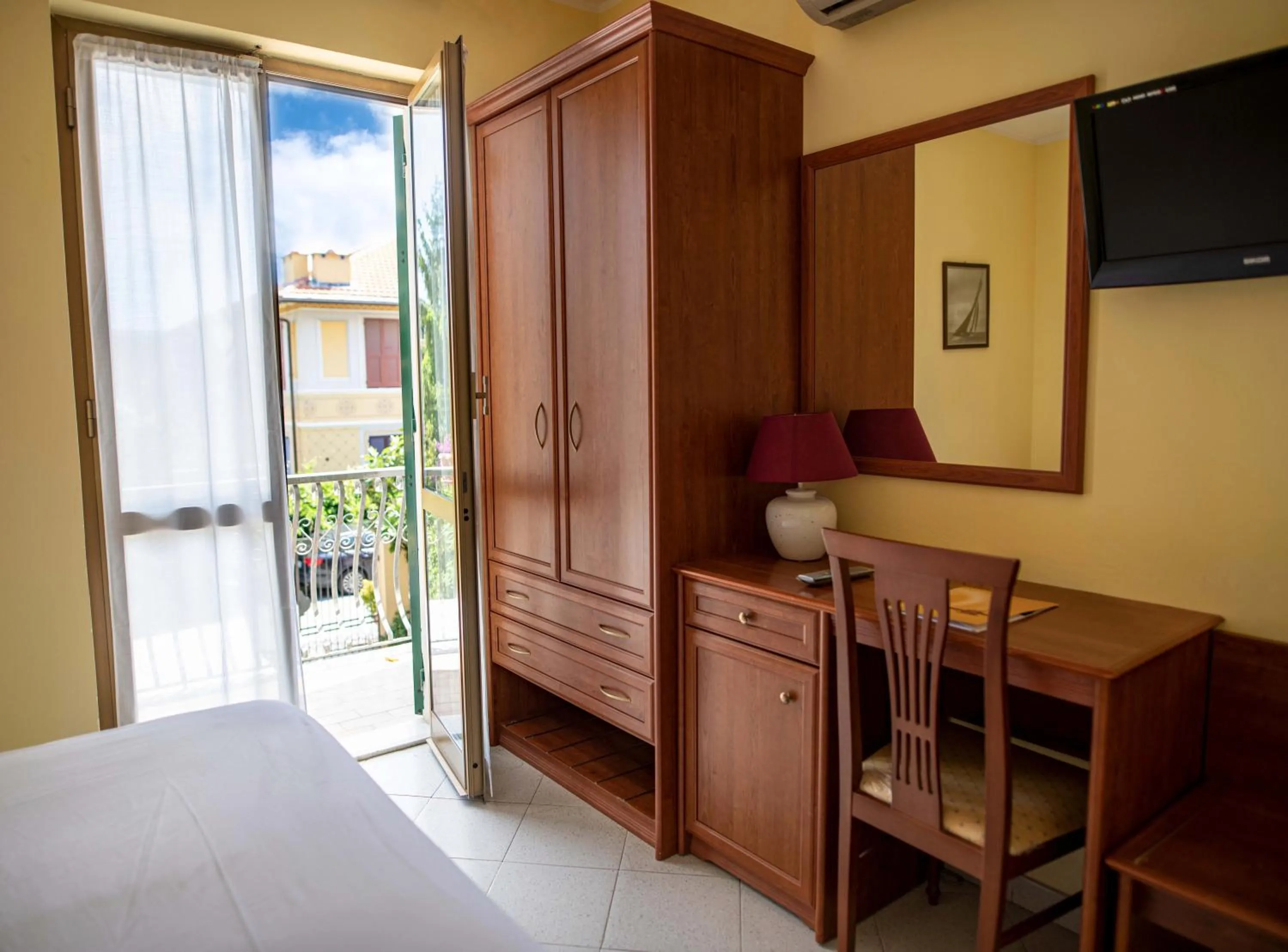 Bed in Hotel Miranda