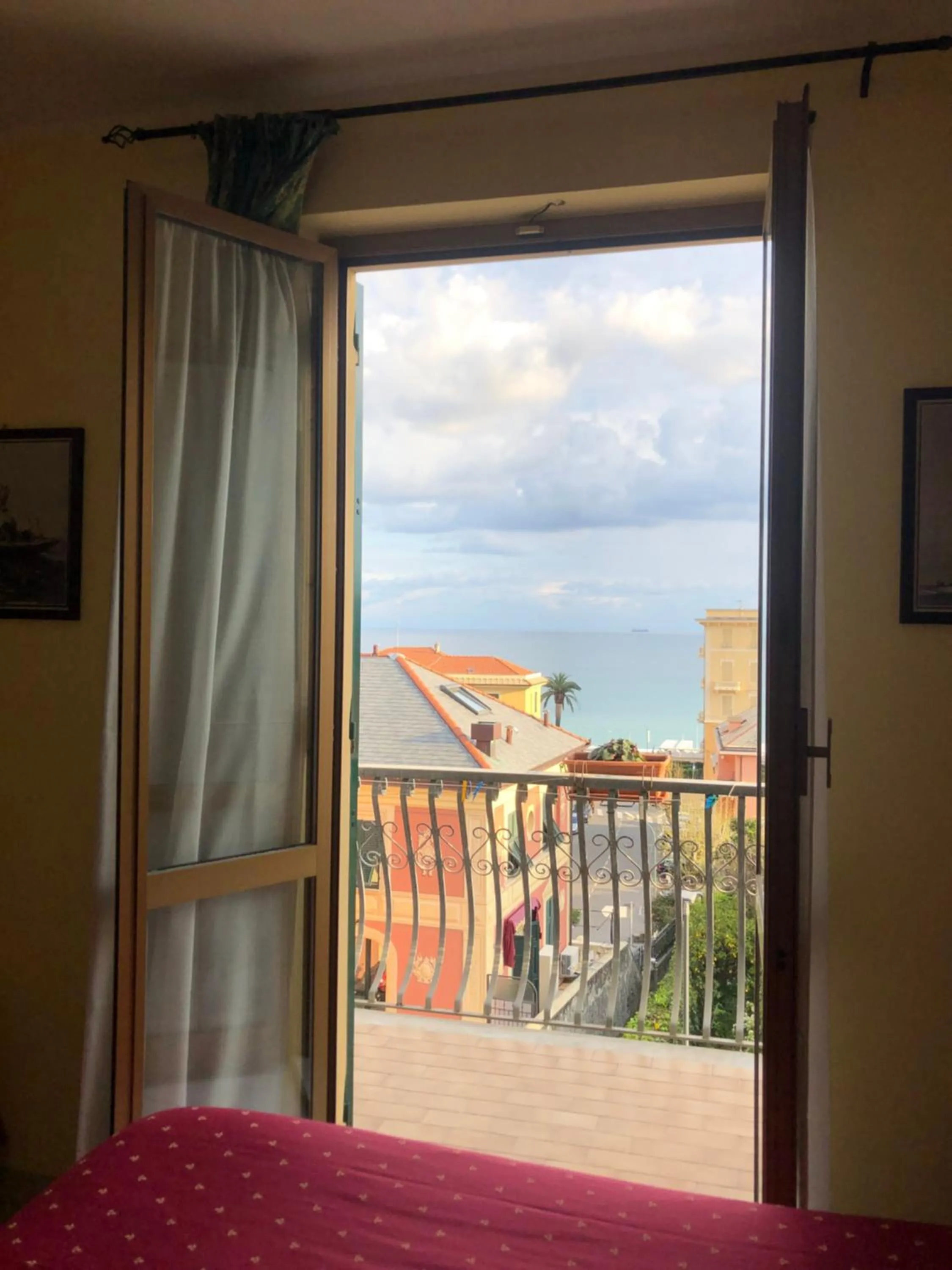 Balcony/Terrace, Bed in Hotel Miranda