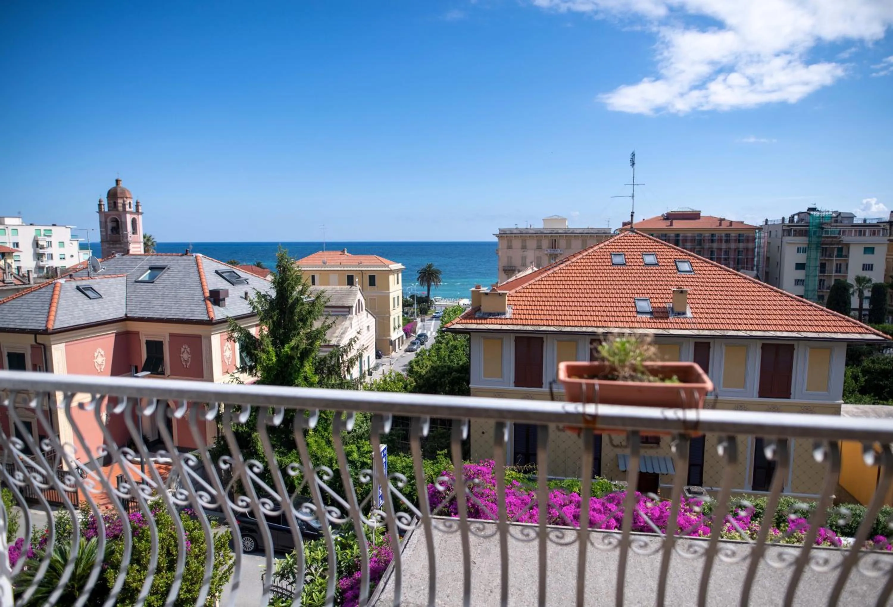Shower in Hotel Miranda