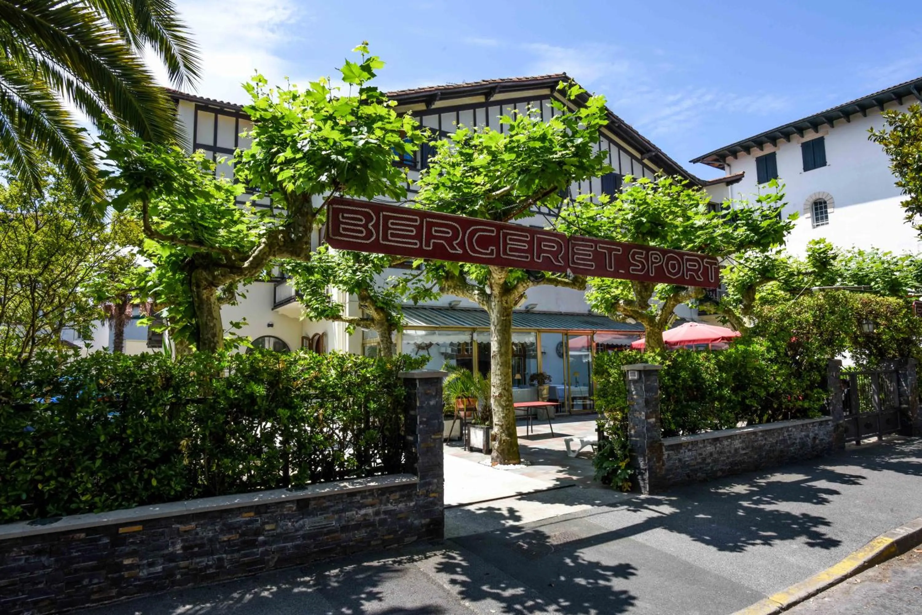 Property building in Logis Hotel & Restaurant Bergeret Sport