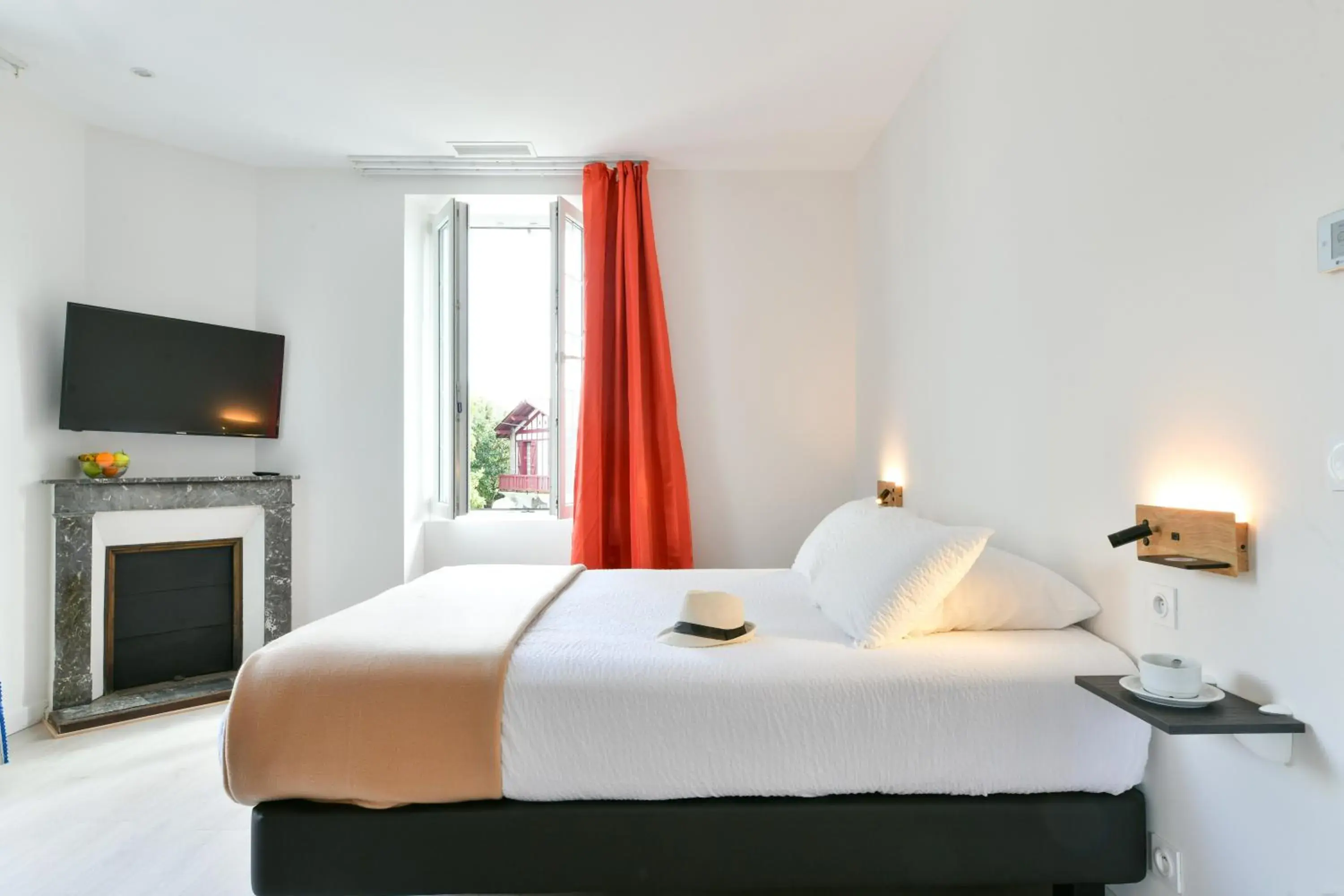 Deluxe Double Room with Terrace in Logis Hotel & Restaurant Bergeret Sport Deluxe Double Room with Terrace in Logis Hotel & Restaurant Bergeret Sport