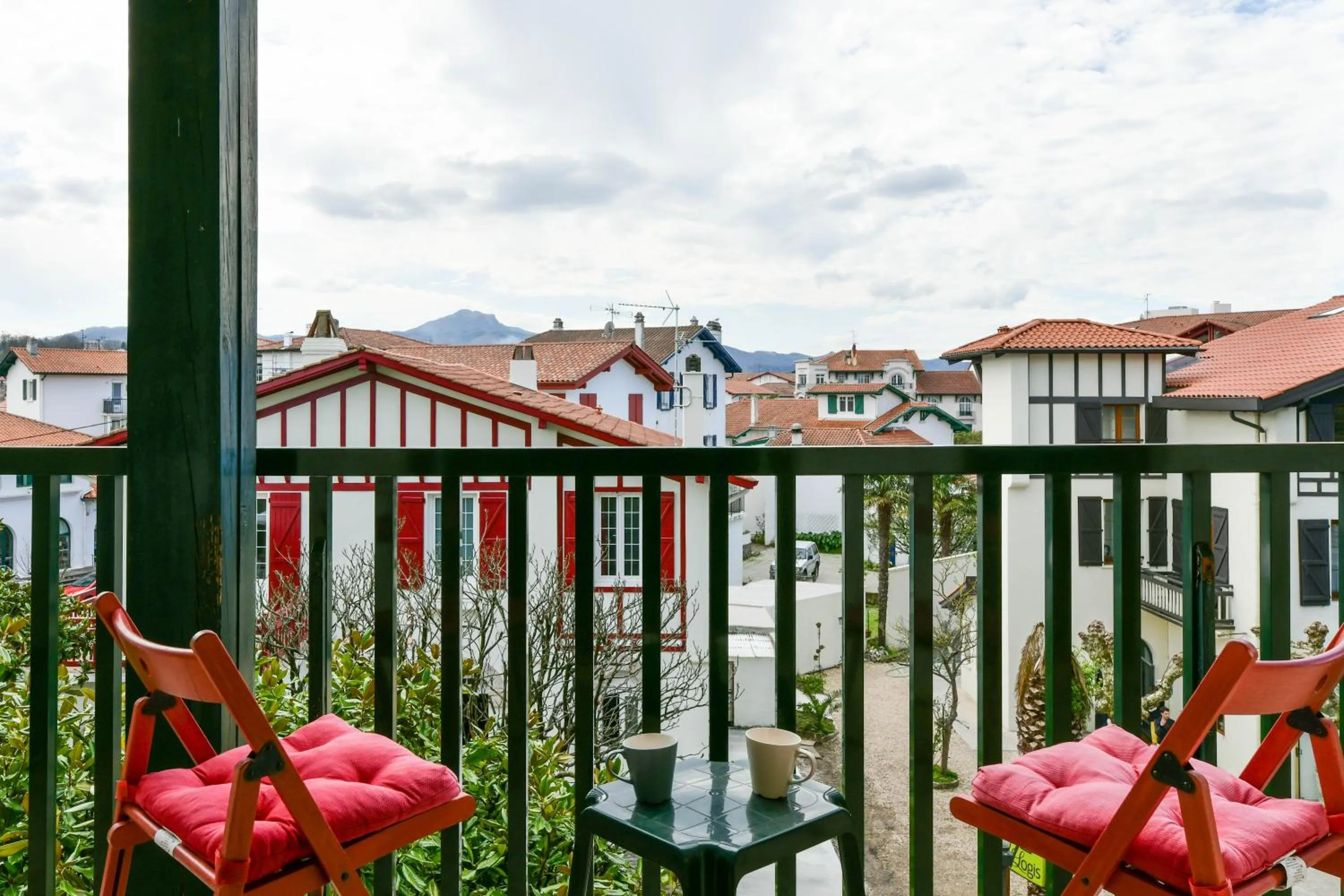 Balcony/Terrace in Logis Hotel & Restaurant Bergeret Sport