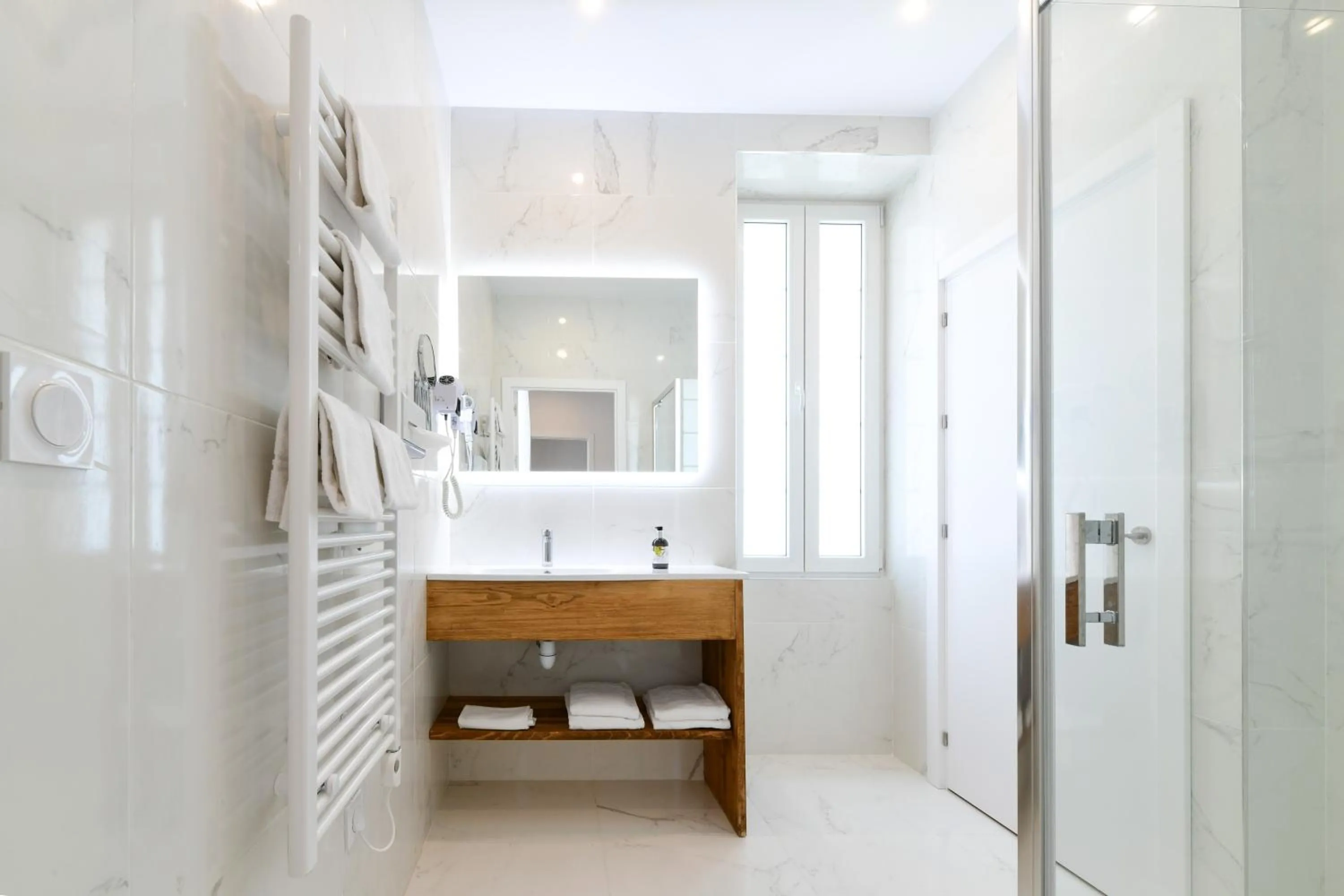 Bathroom in Logis Hotel & Restaurant Bergeret Sport