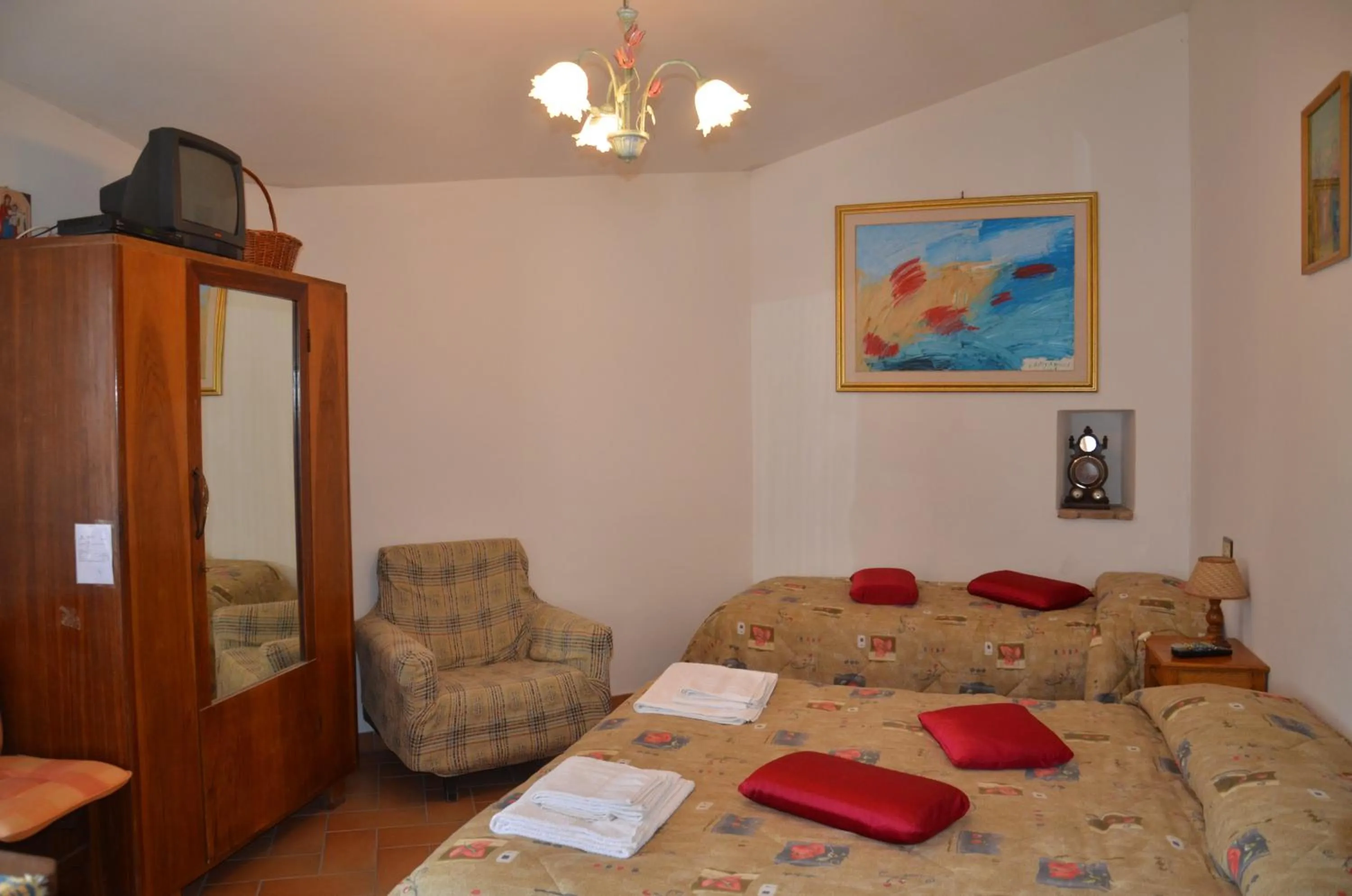 Photo of the whole room, Bed in B&B La Terrazza Del Subasio