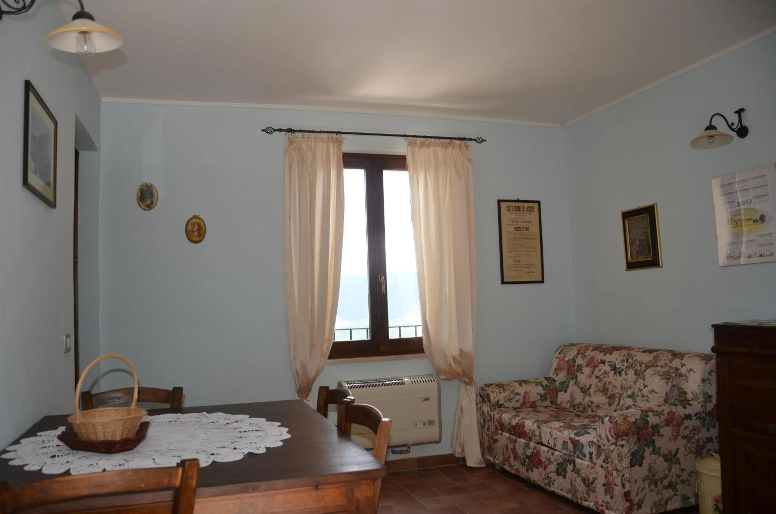 Dining area in B&B La Terrazza Del Subasio