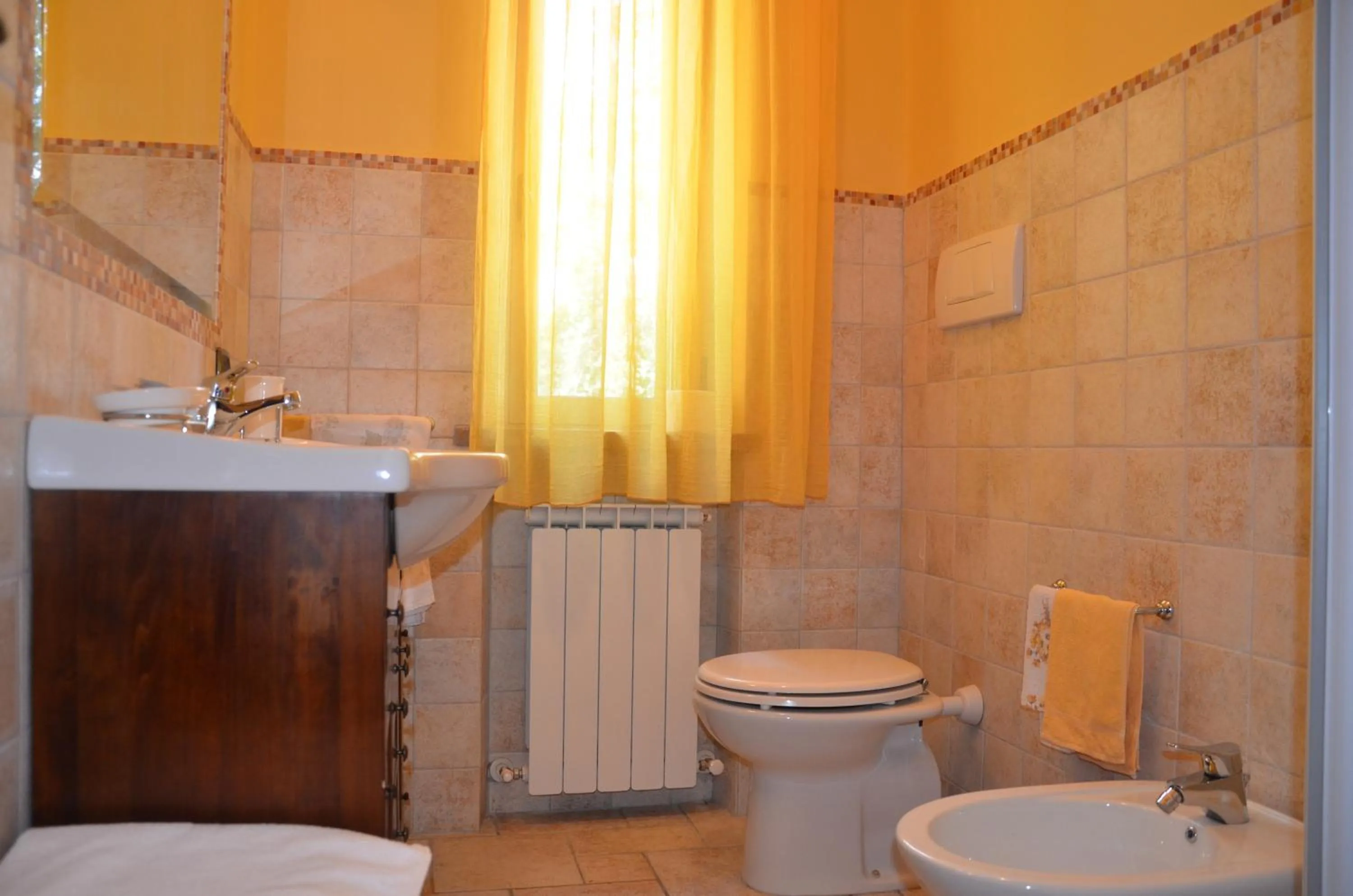 Bathroom in B&B La Terrazza Del Subasio