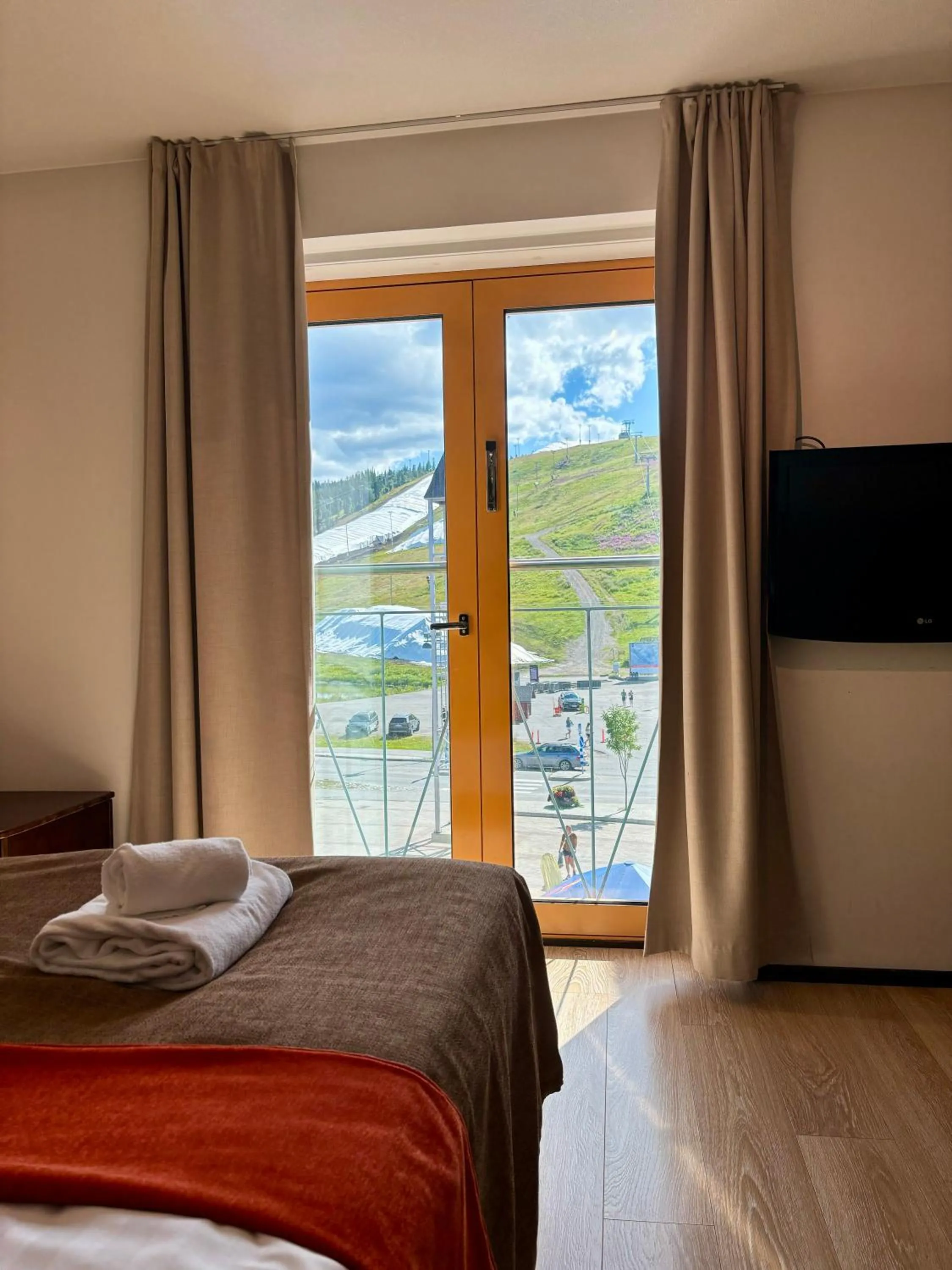 Mountain view, Bed in Levi Suites Levi Gold