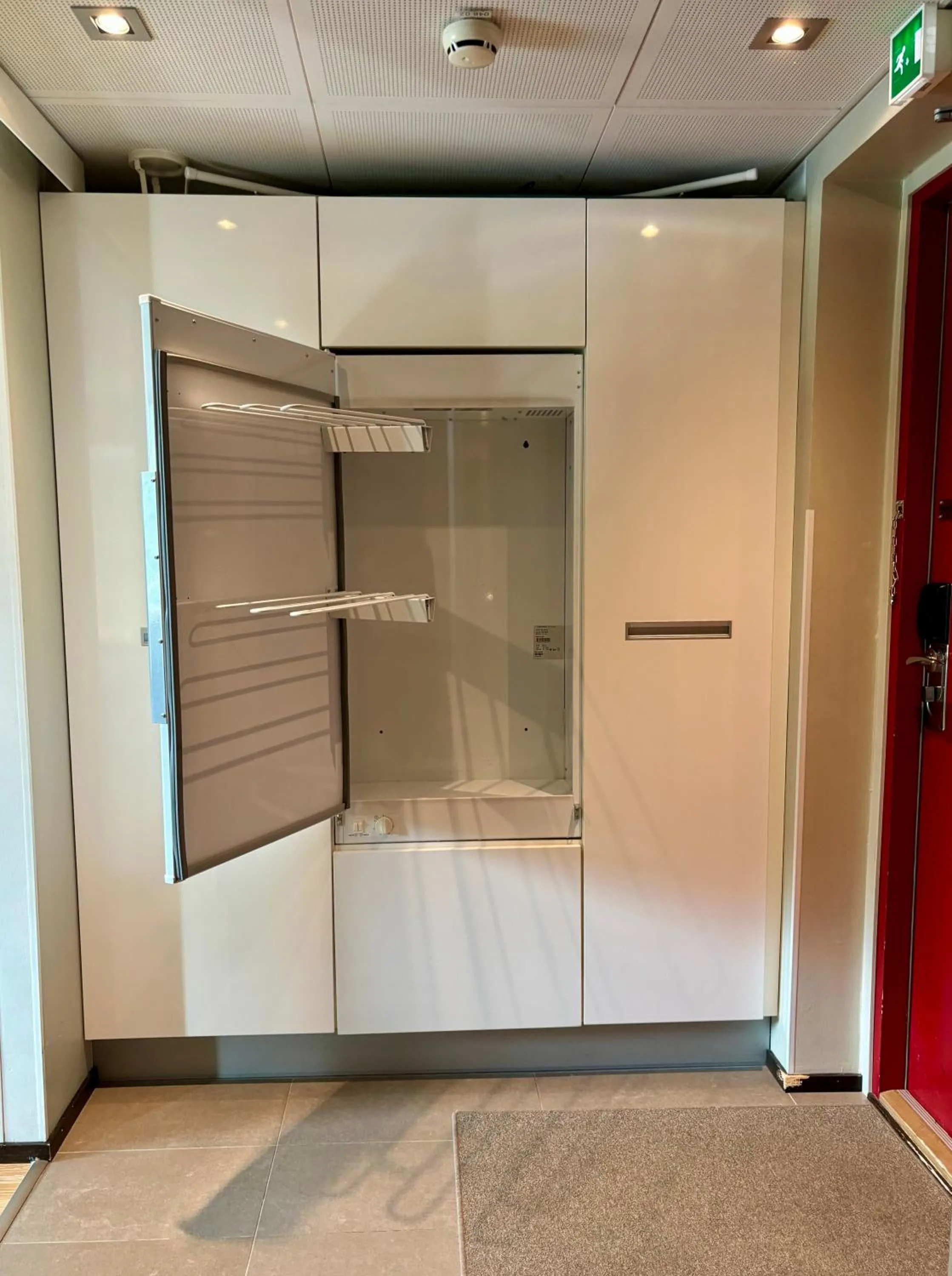 wardrobe in Levi Suites Levi Gold