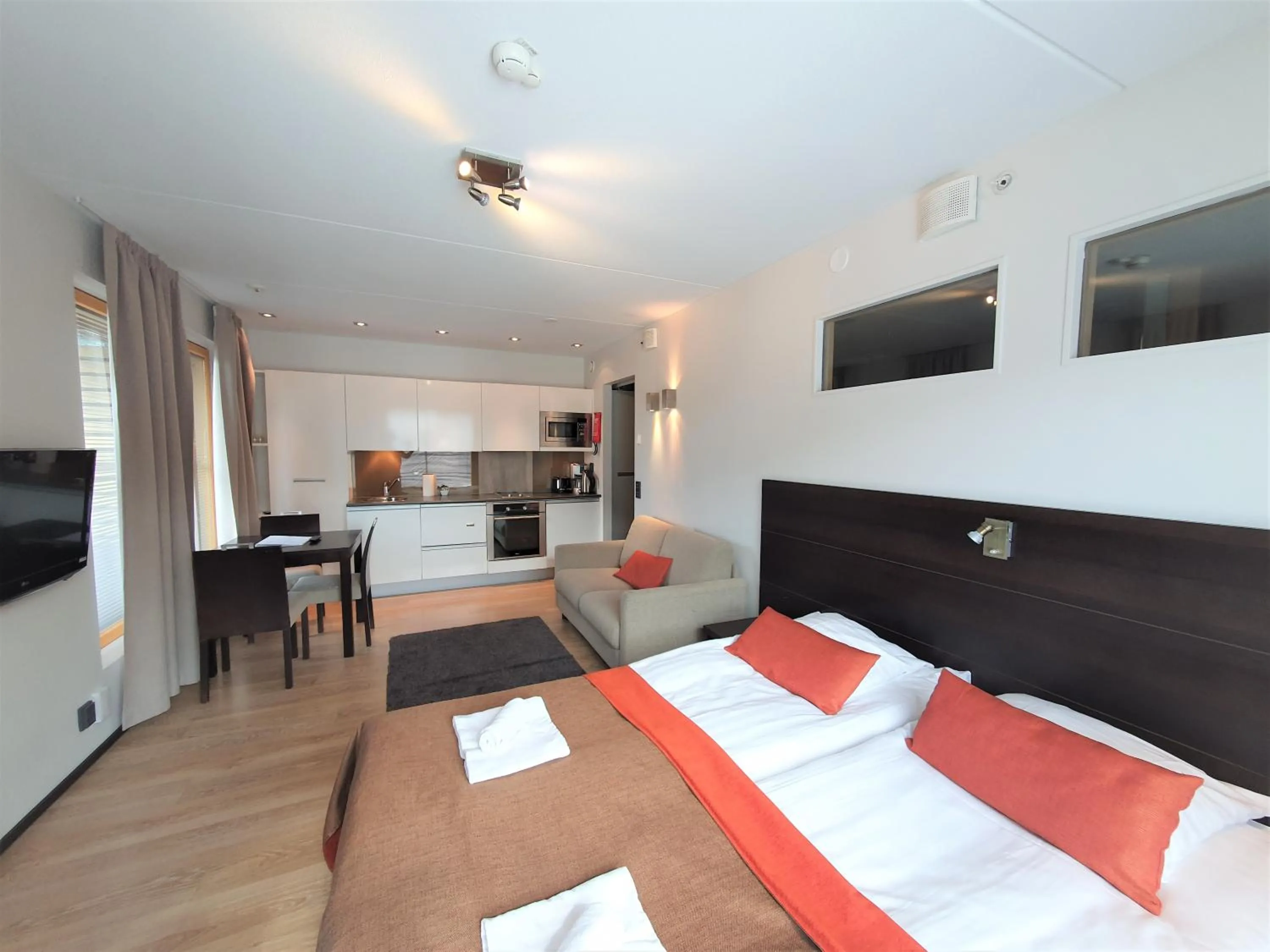 Kitchen or kitchenette, Bed in Levi Suites Levi Gold
