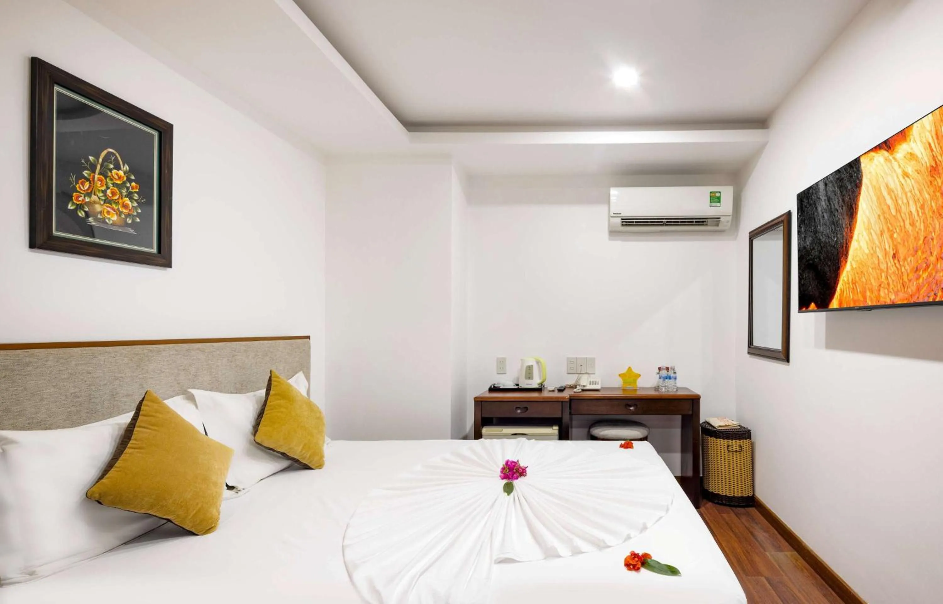 TV and multimedia, Bed in The Summer Hotel