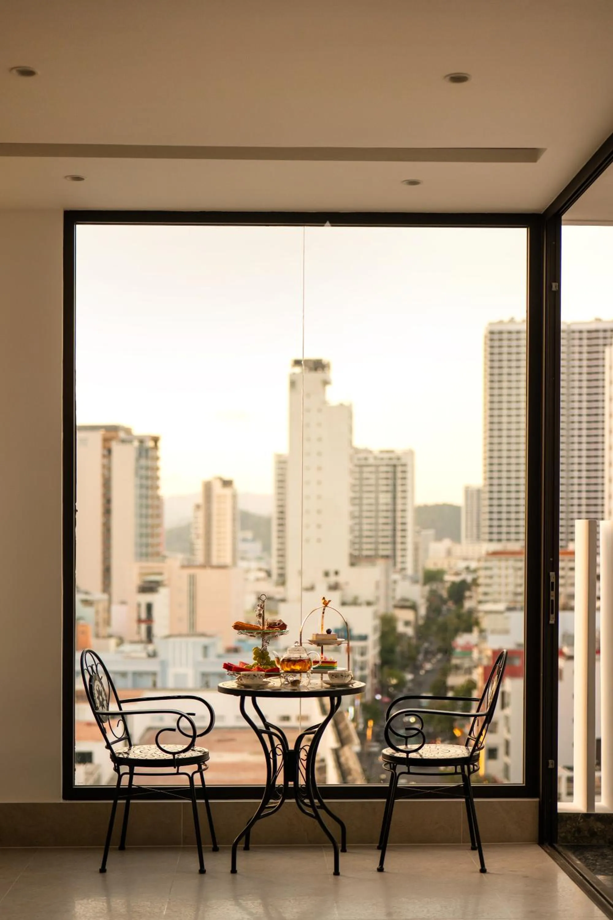 Lounge or bar in The Summer Hotel