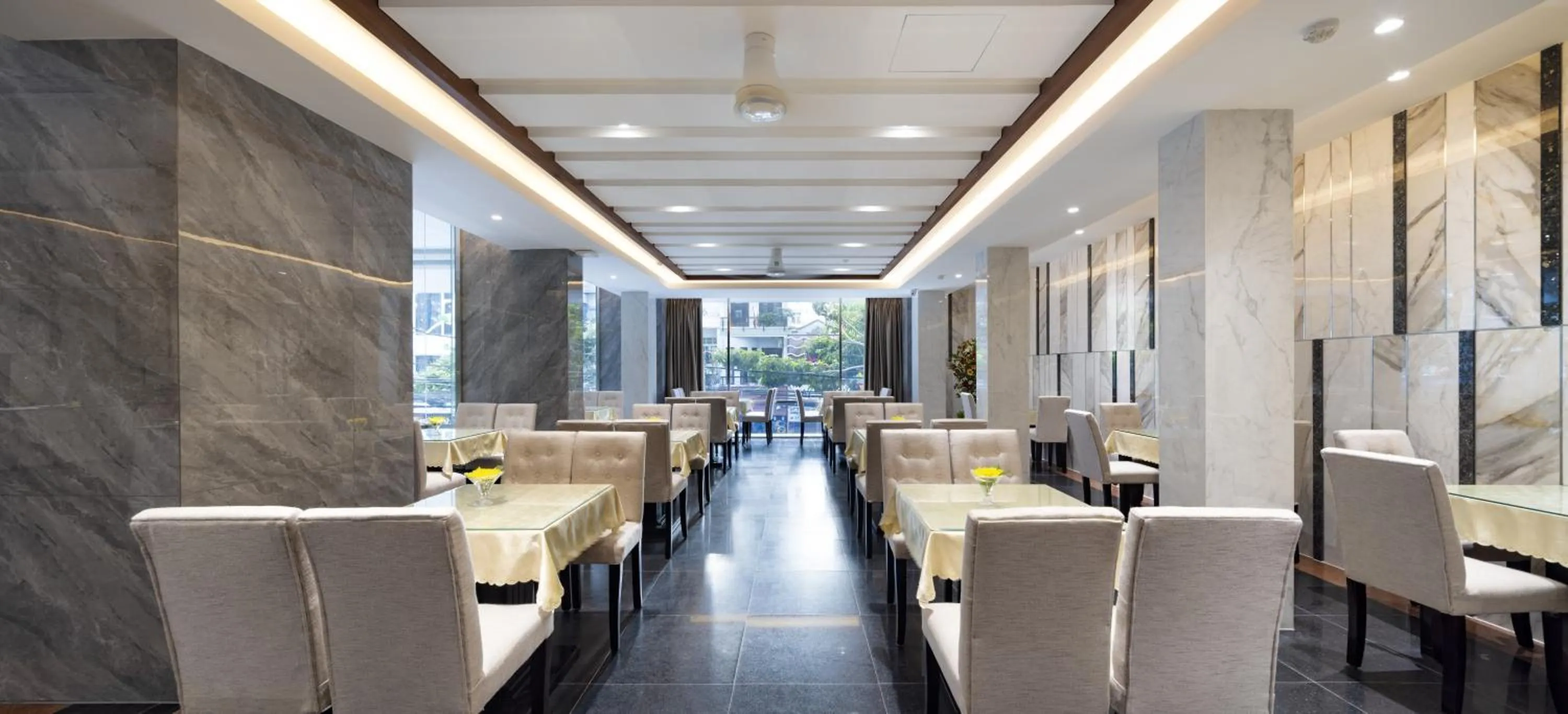 Restaurant/places to eat in The Summer Hotel