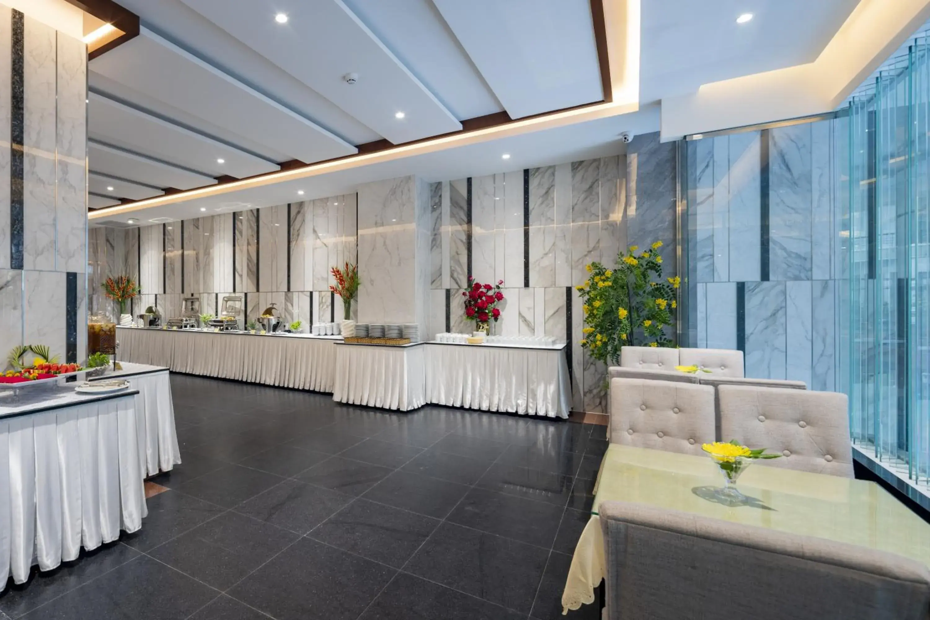 Restaurant/places to eat in The Summer Hotel Restaurant/places to eat in The Summer Hotel