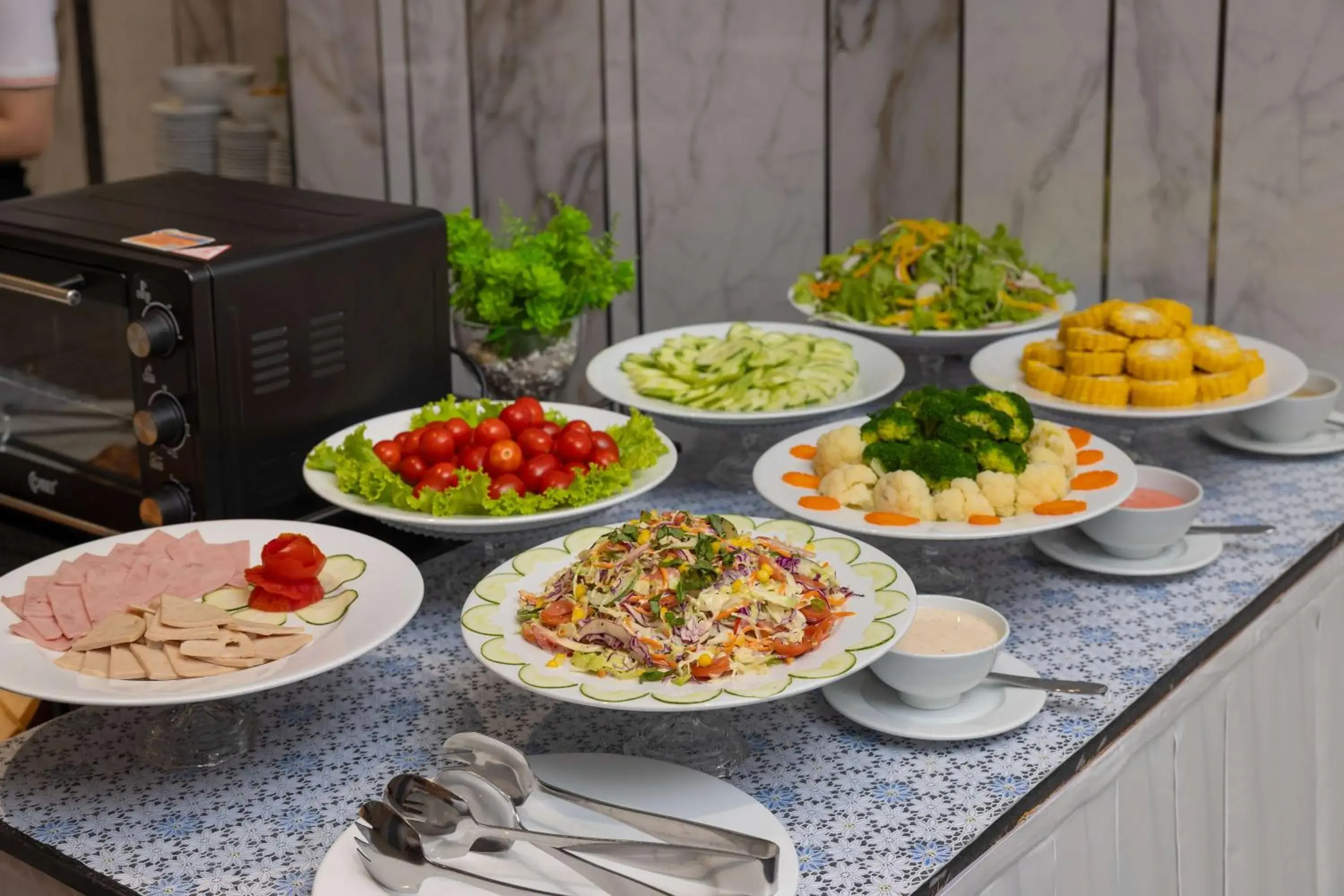 Food and drinks in The Summer Hotel Food and drinks in The Summer Hotel