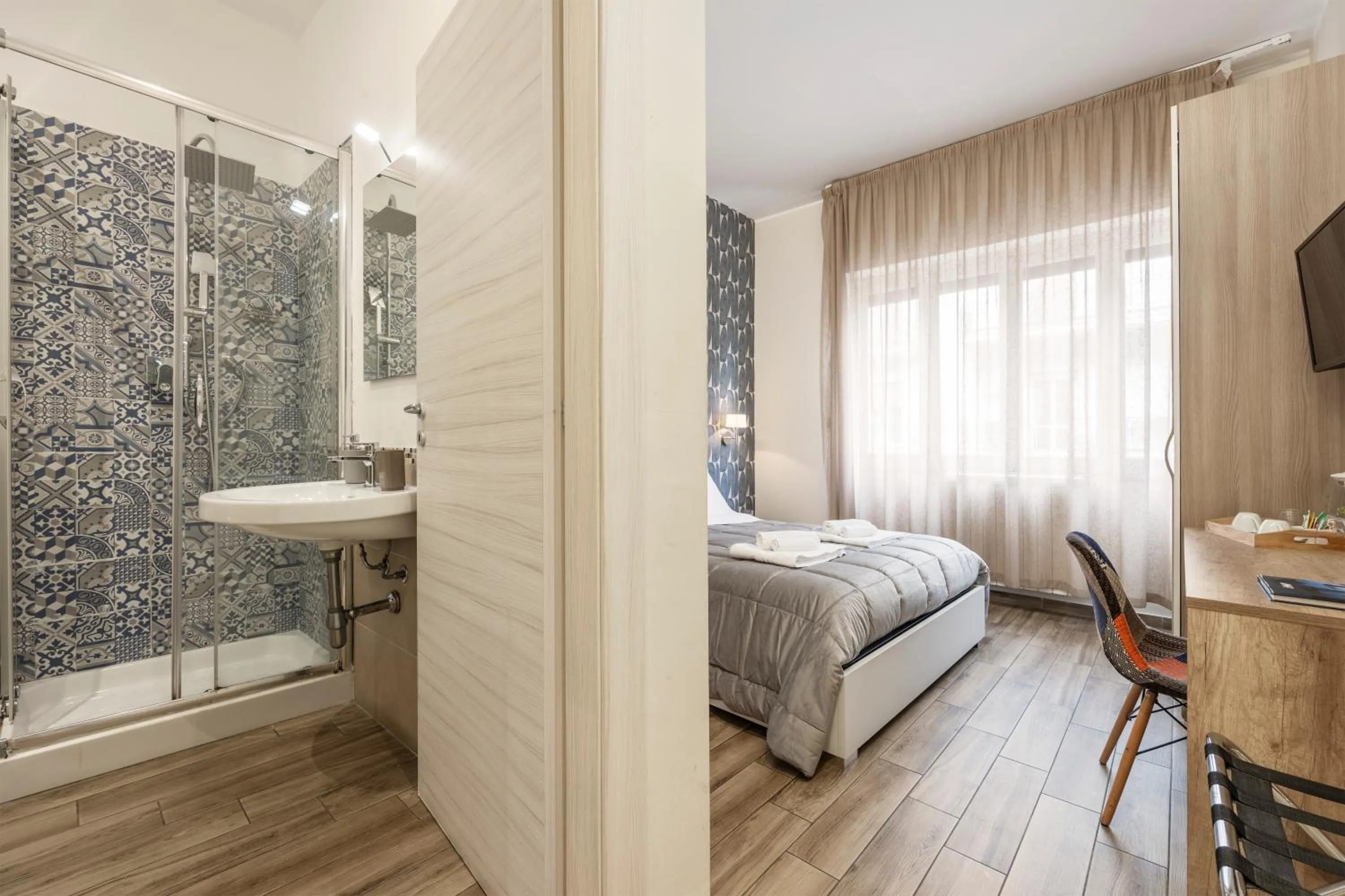 Shower, Bed in Quinto Stabile Rooms&Suite