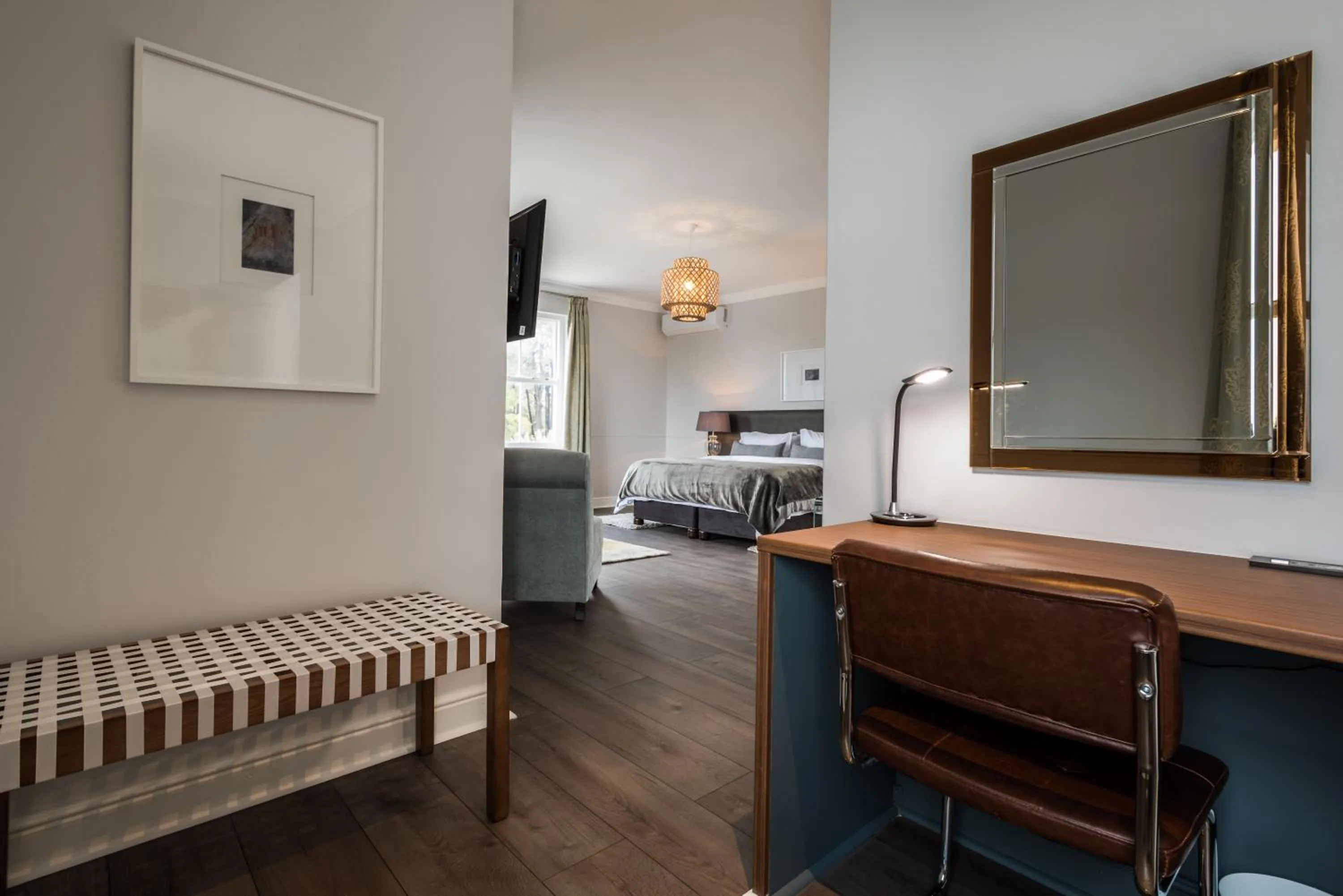 Photo of the whole room in Waterstone Lodge