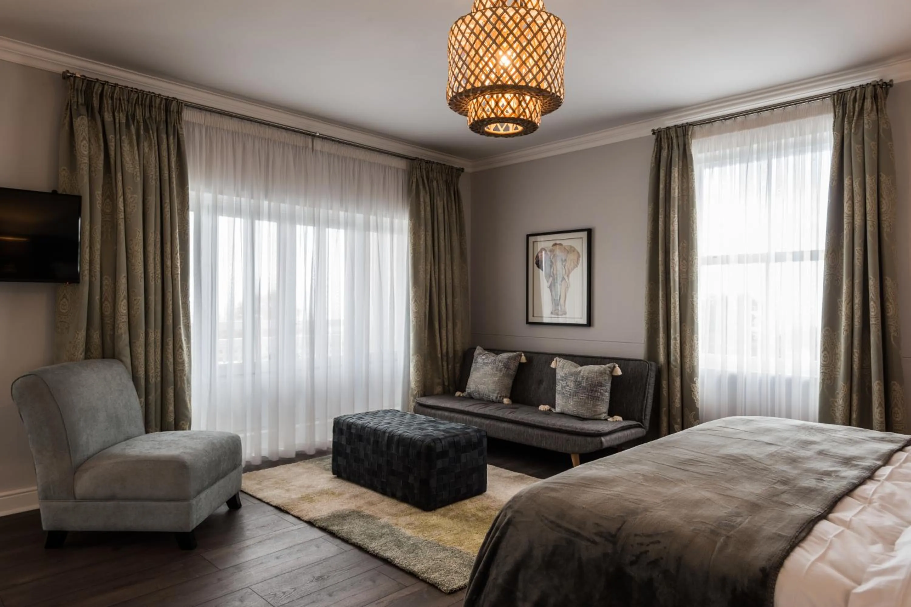 Living room in Waterstone Lodge