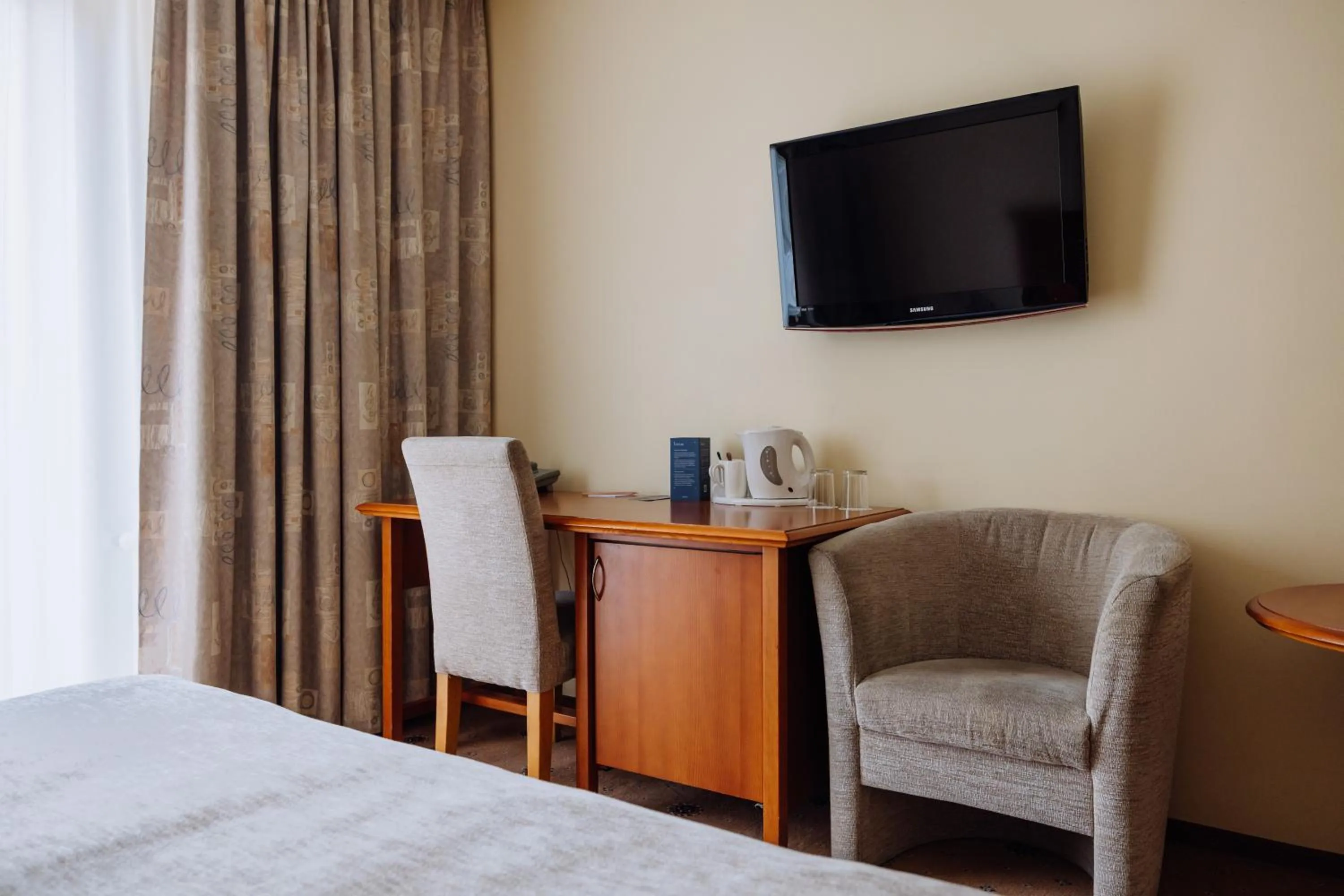 Bedroom, Bed in Hestia Hotel Draugi