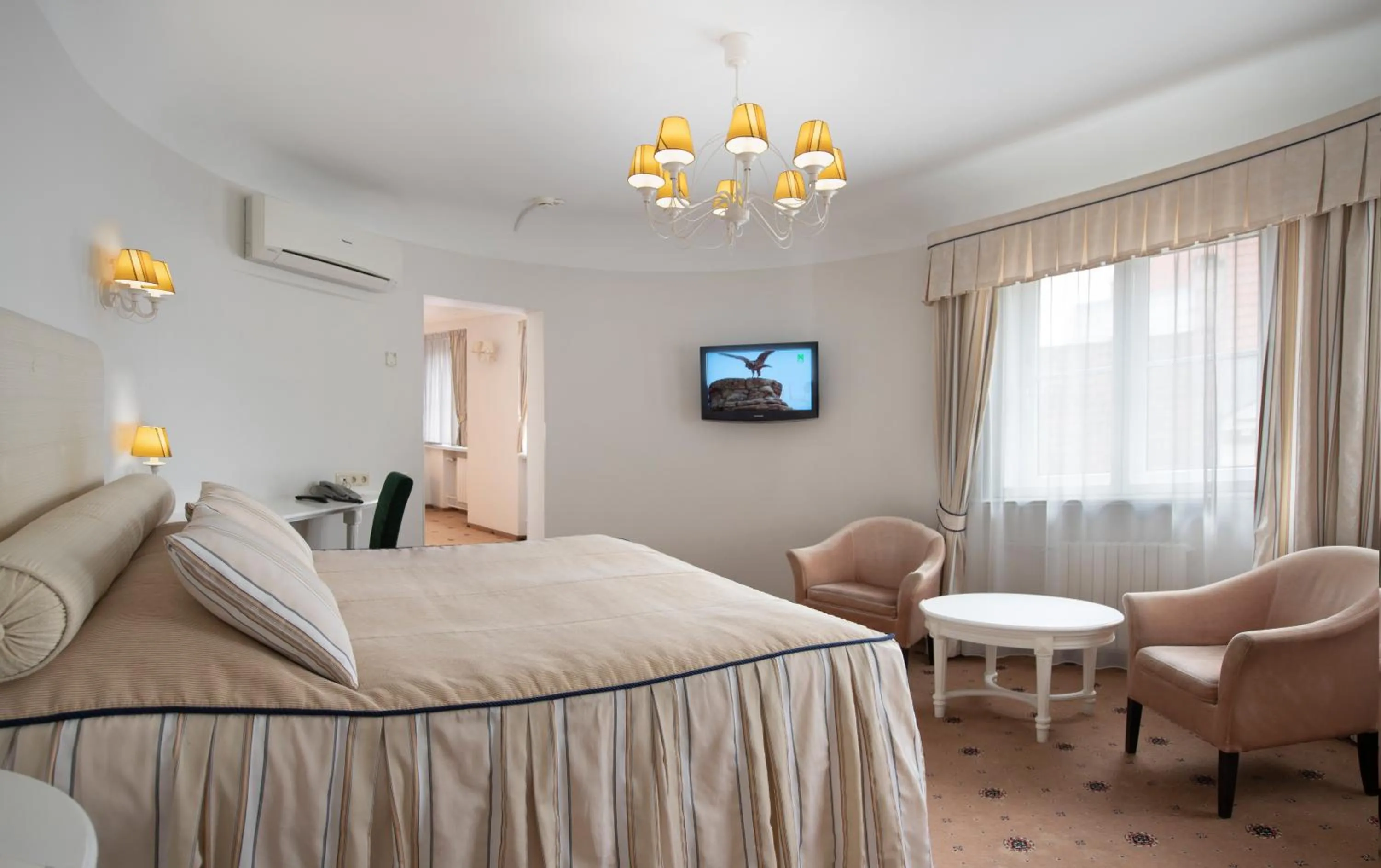 Bedroom, Bed in Hestia Hotel Draugi