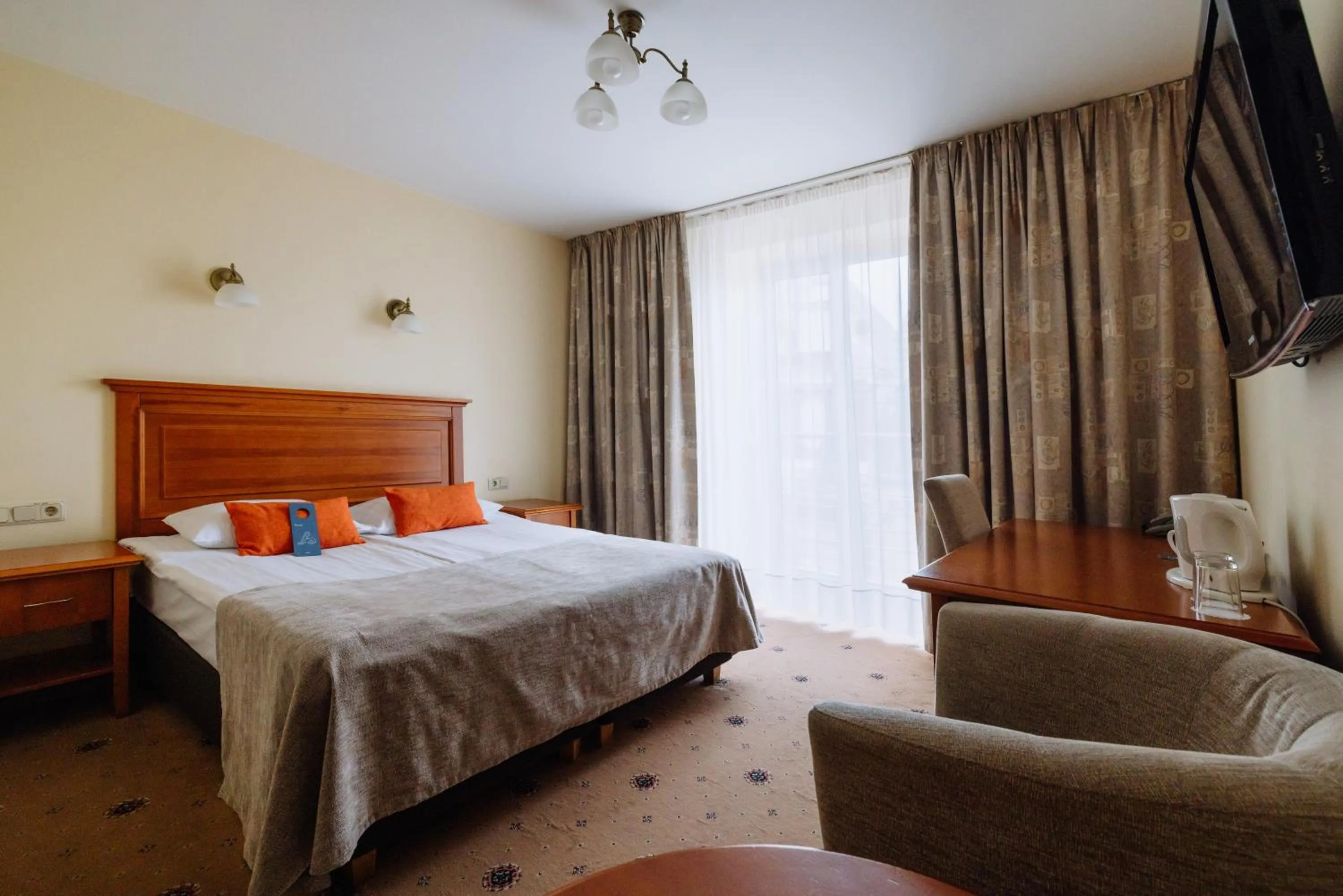 Bedroom, Bed in Hestia Hotel Draugi