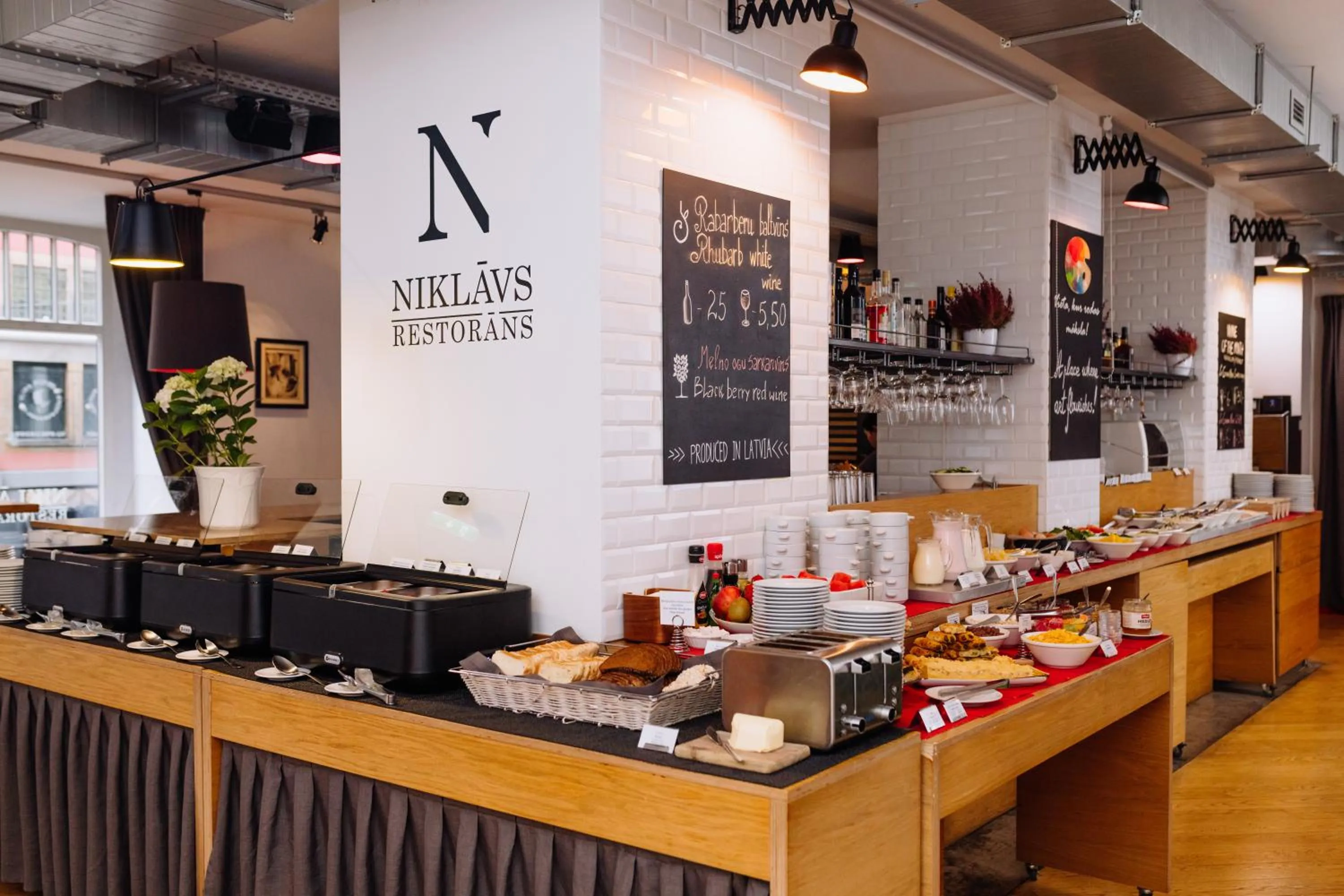 Buffet breakfast in Hestia Hotel Draugi