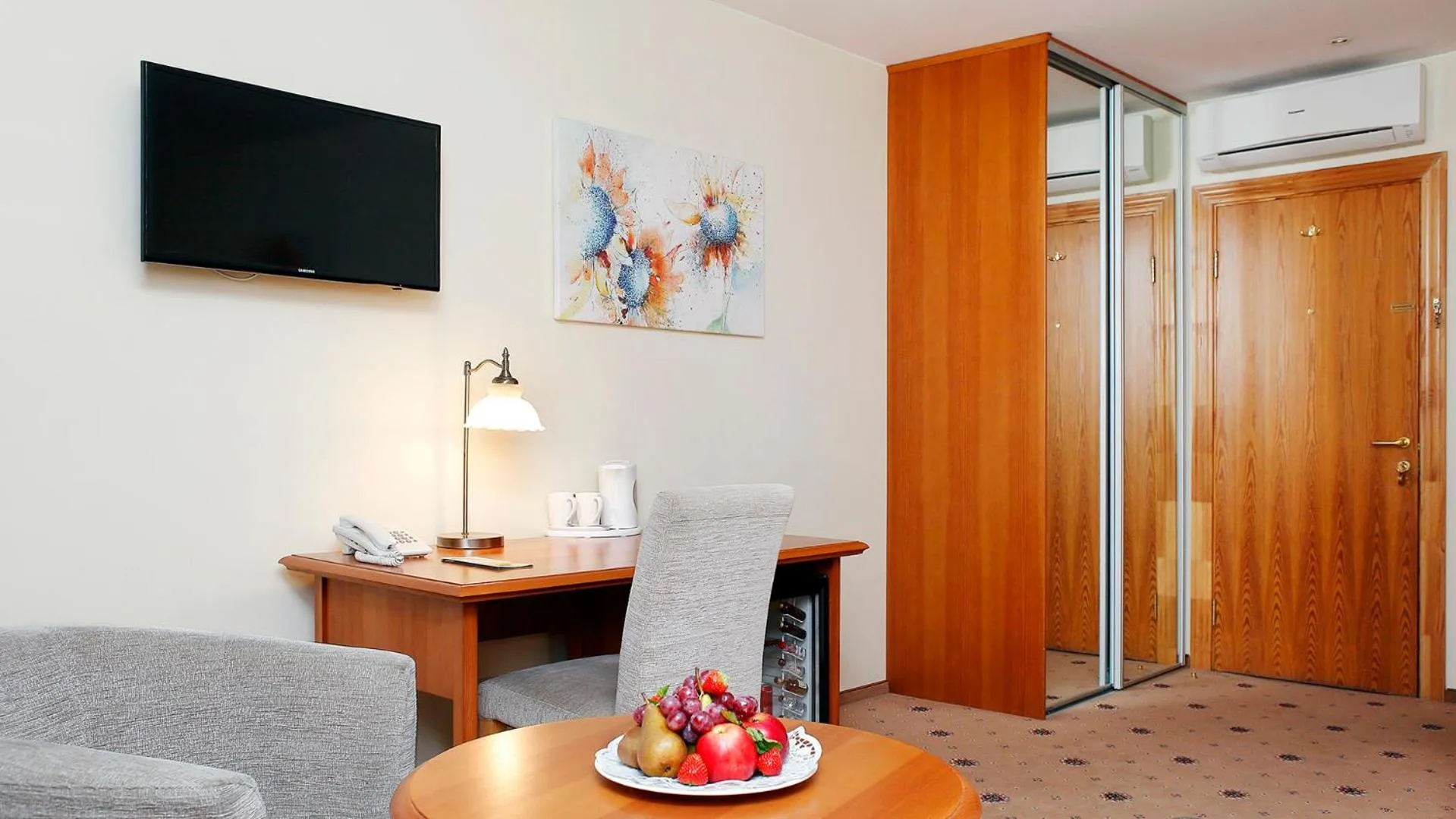 wardrobe in Hestia Hotel Draugi