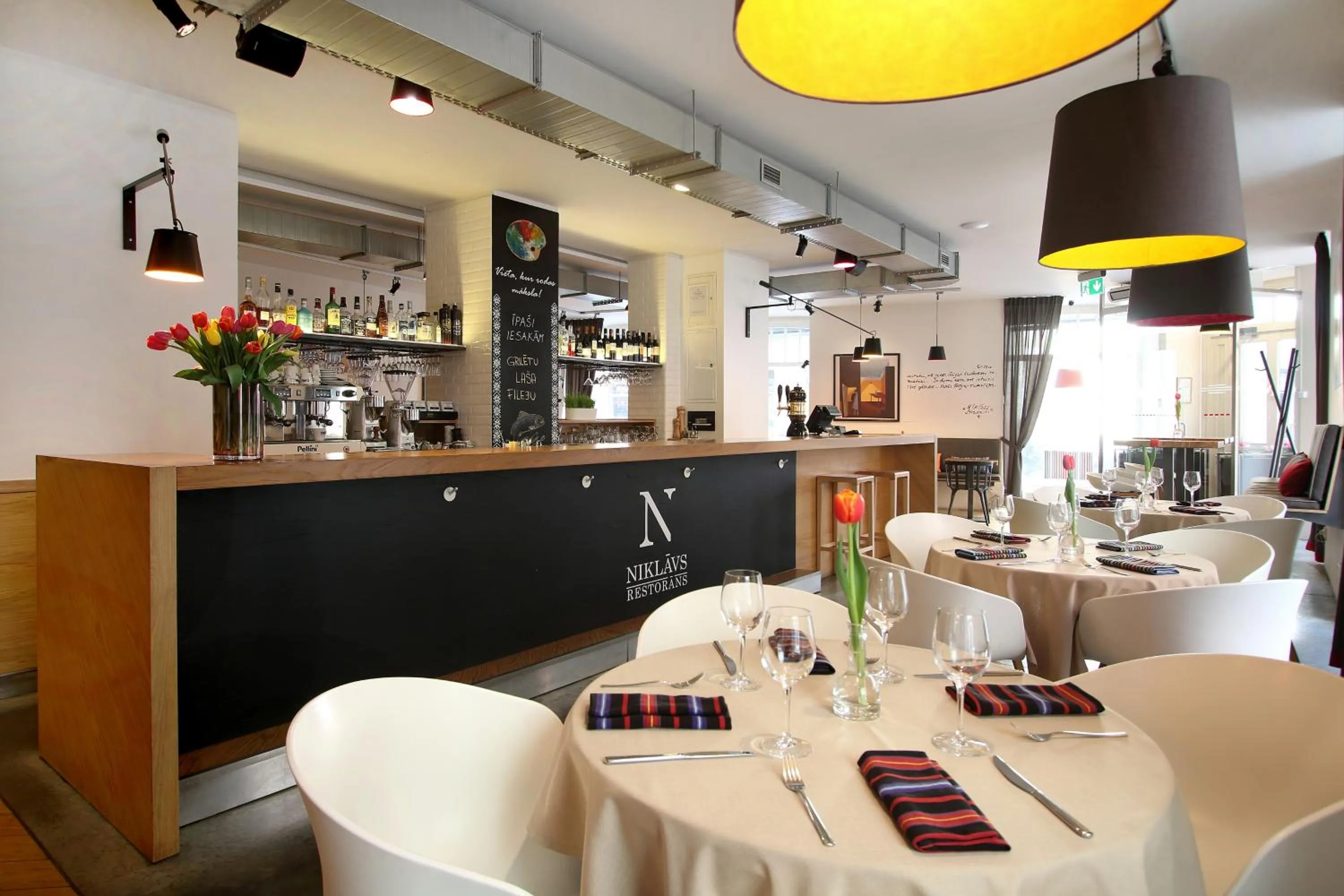 Restaurant/places to eat in Hestia Hotel Draugi