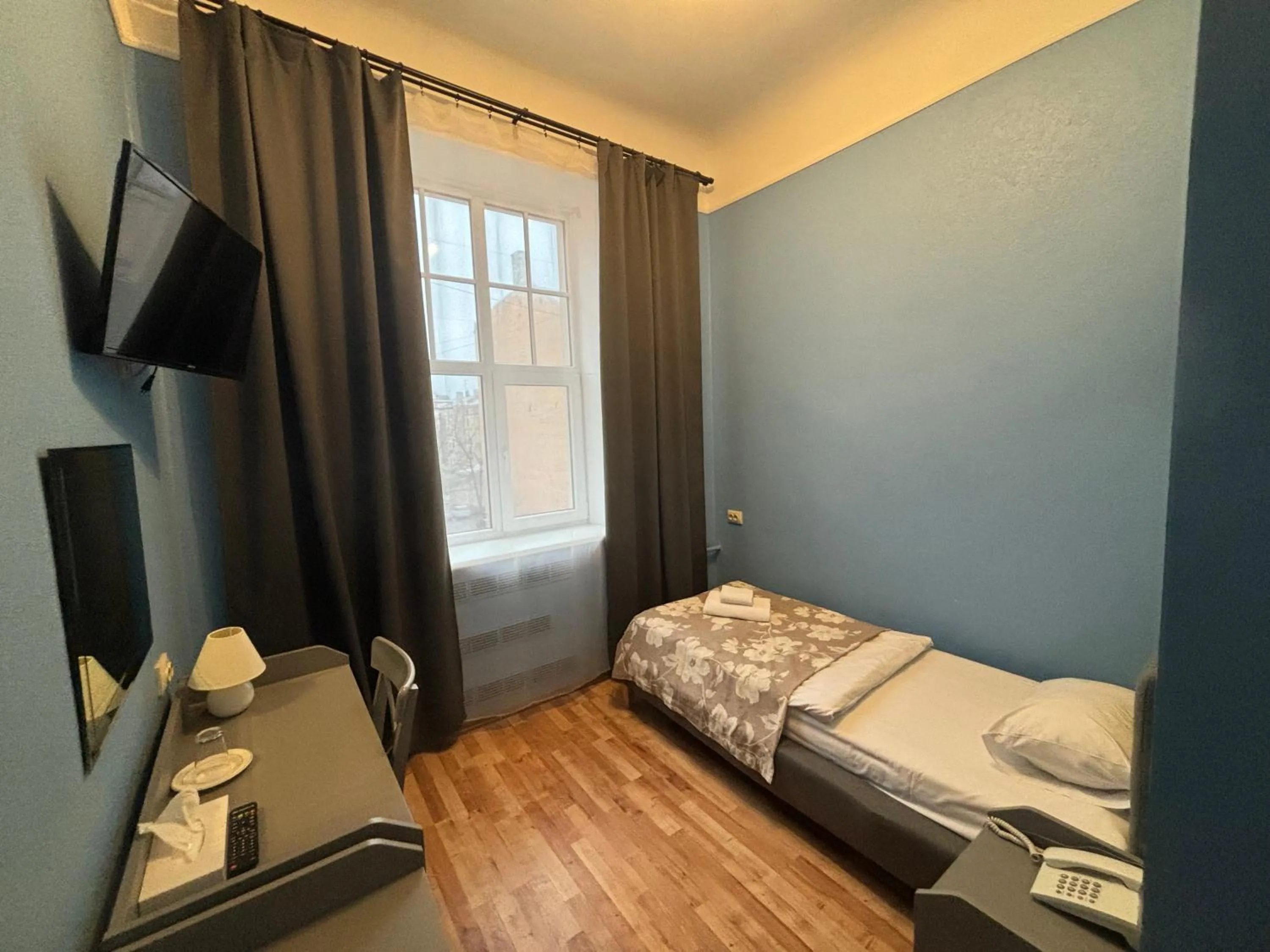 Photo of the whole room, Bed in Viktorija