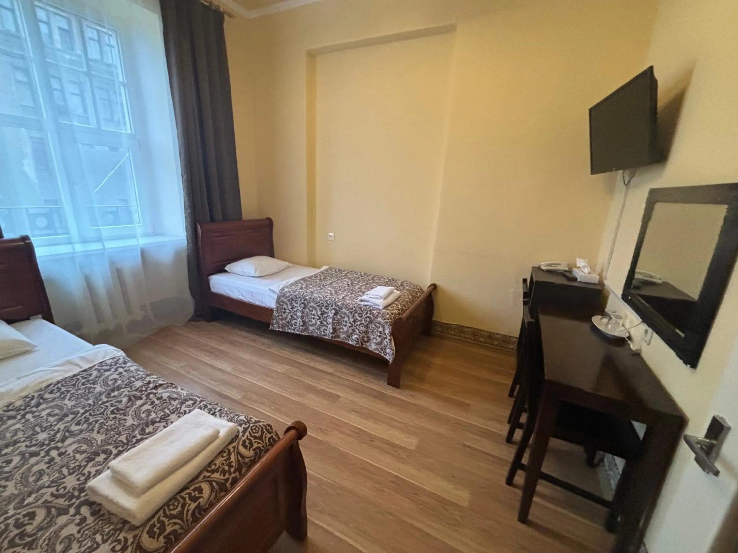 Photo of the whole room, Bed in Viktorija